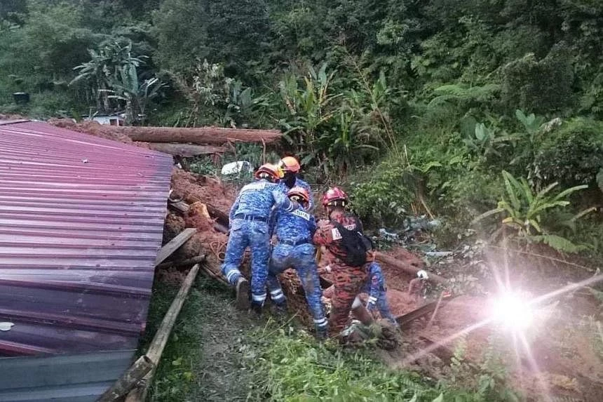 Landslide hits campsite off Genting: Child among 16 killed