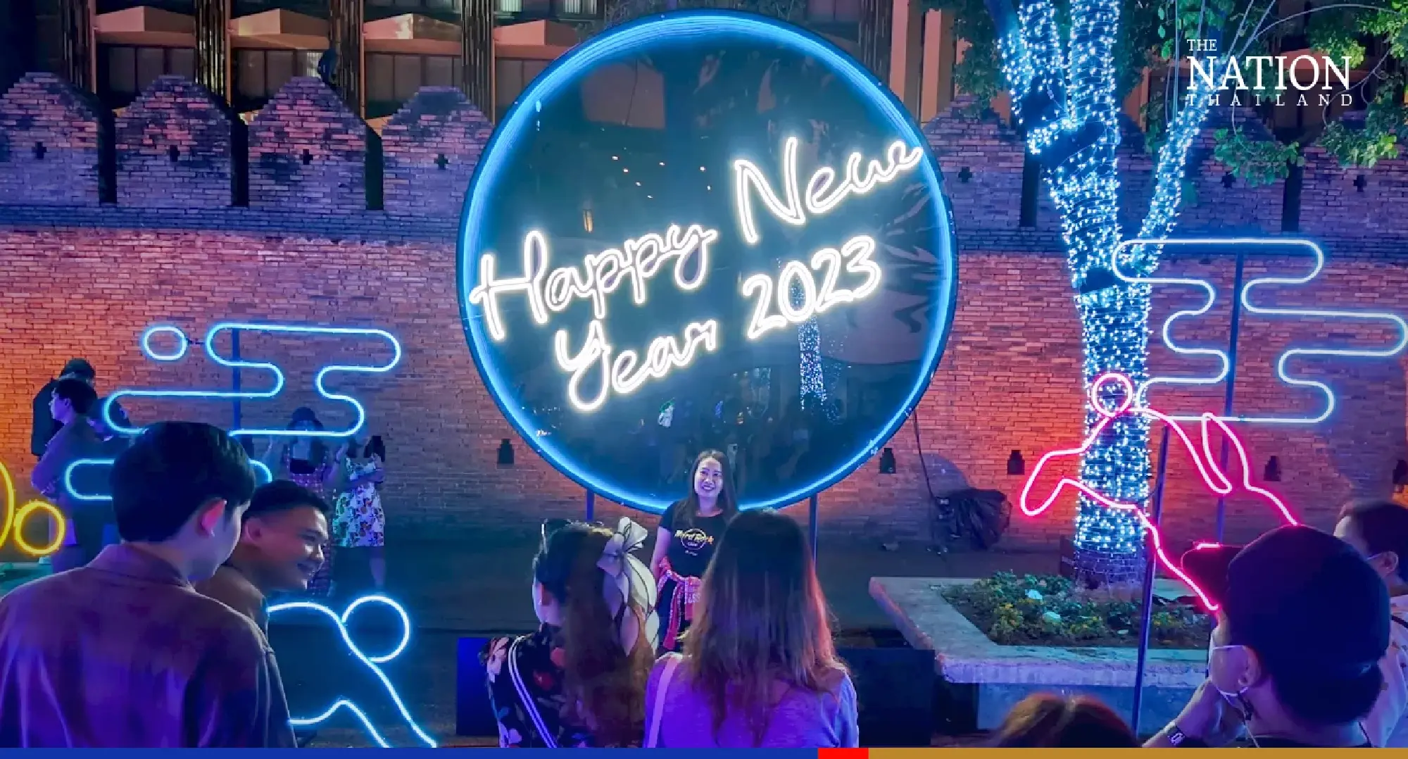 Devout Chiang Mai Buddhists call on 'Luang Por Tan Jai' for a lucky, healthy 2023