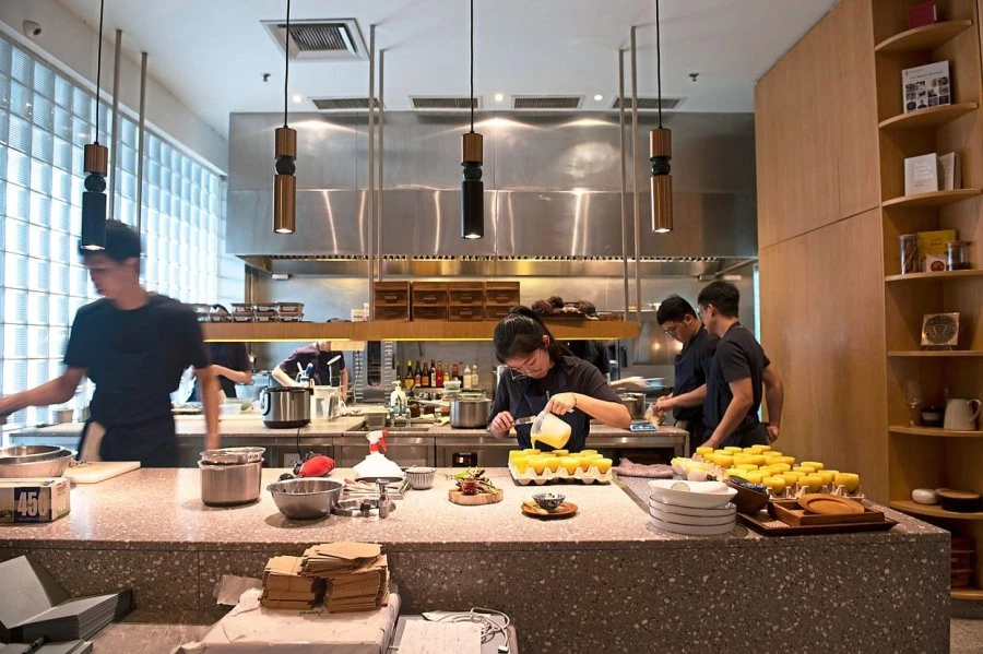 Why are collaborative dinners so popular in KL now?