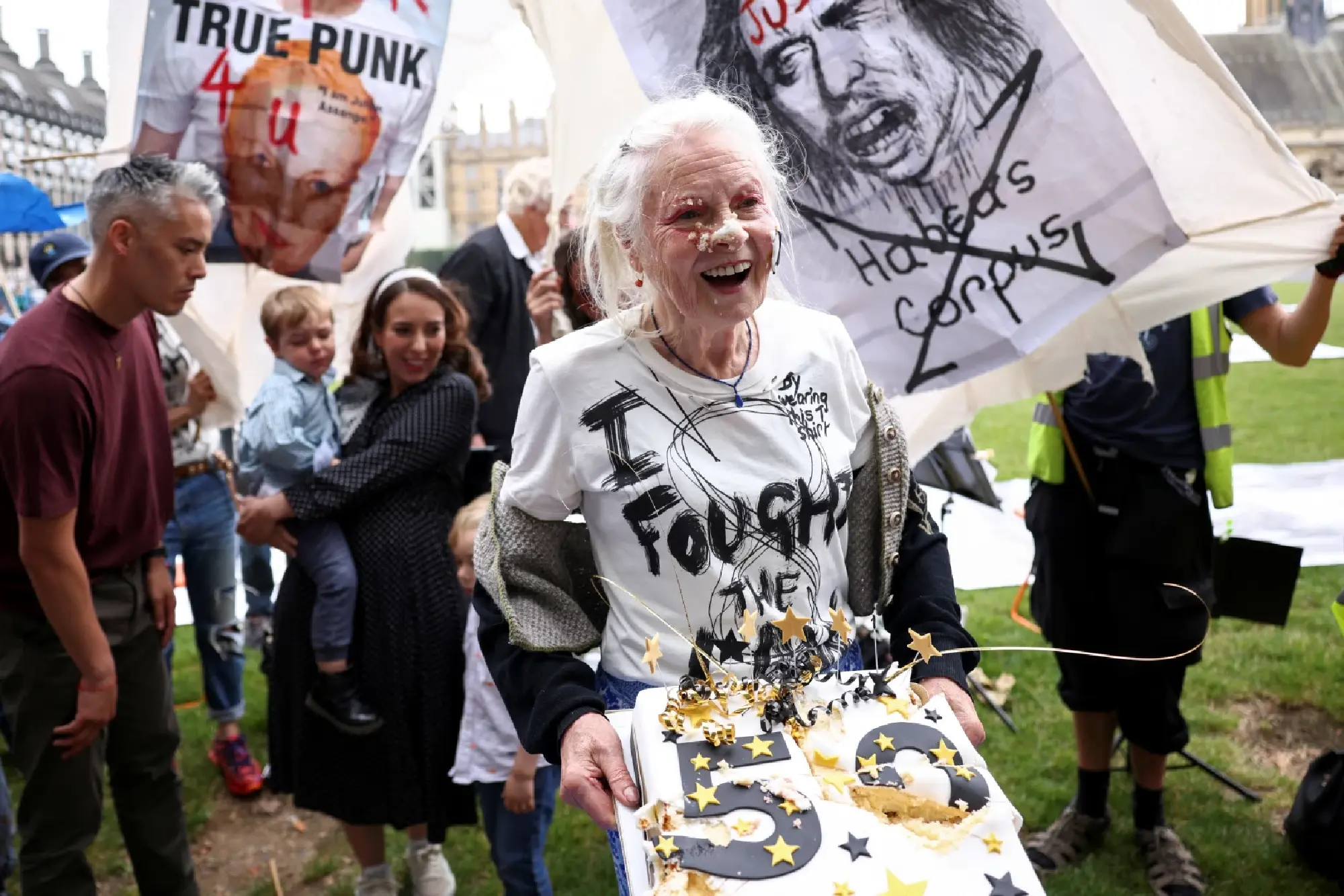 "A huge loss" - Fashion expert on the death of designer Vivienne Westwood