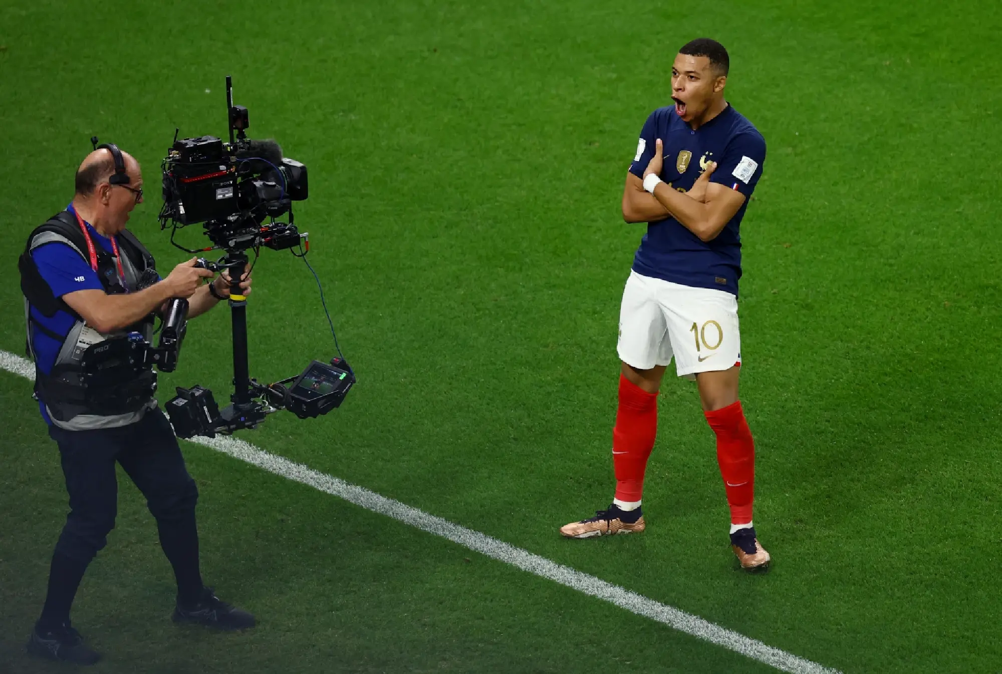 France on cusp of history in World Cup final