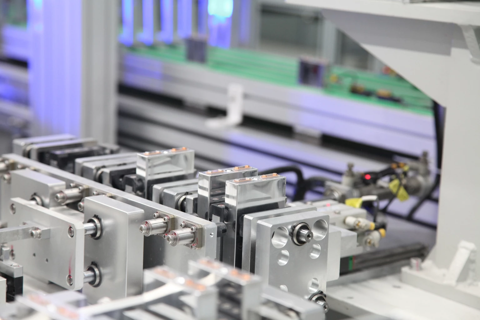 Thai and Singaporean firms form JV to produce batteries for electric vehicles