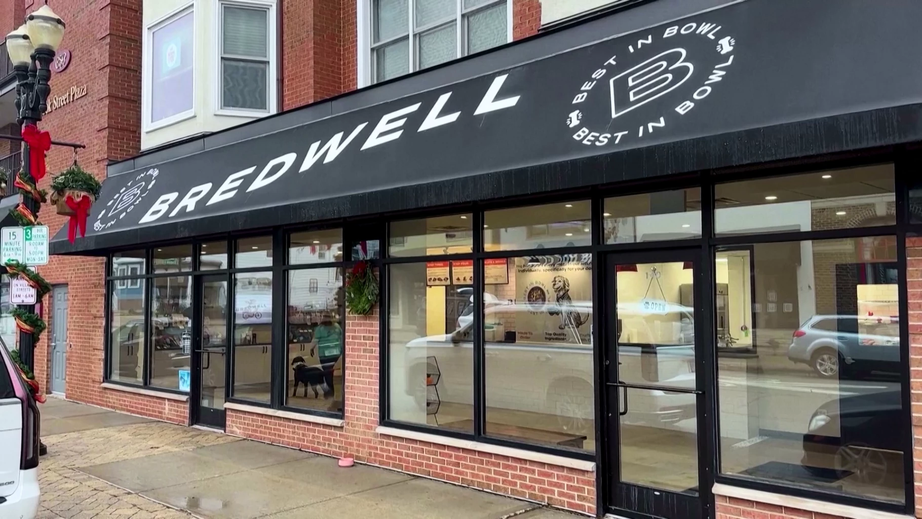 Has Chicago dining gone to the dogs? Check out this pooches-only restaurant