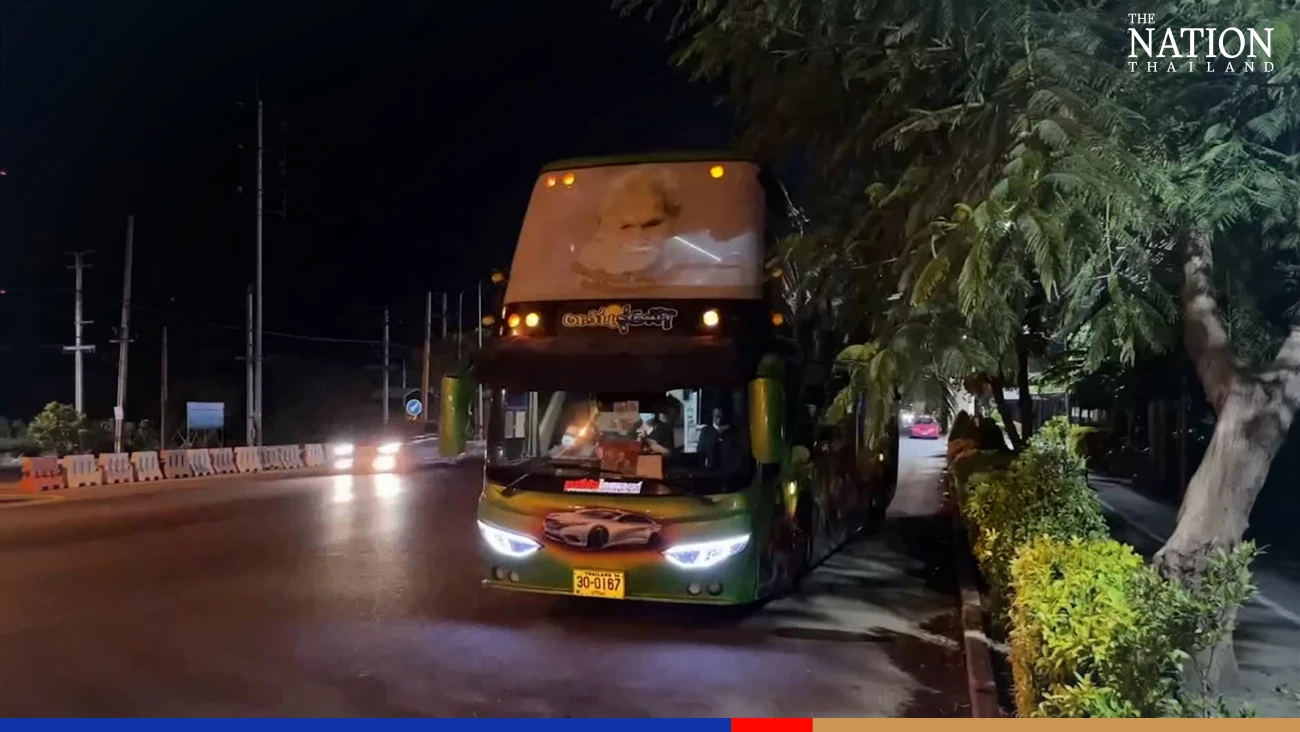 How three lucky Sa Kaeo locals got a free bus ride home from Samut Prakan