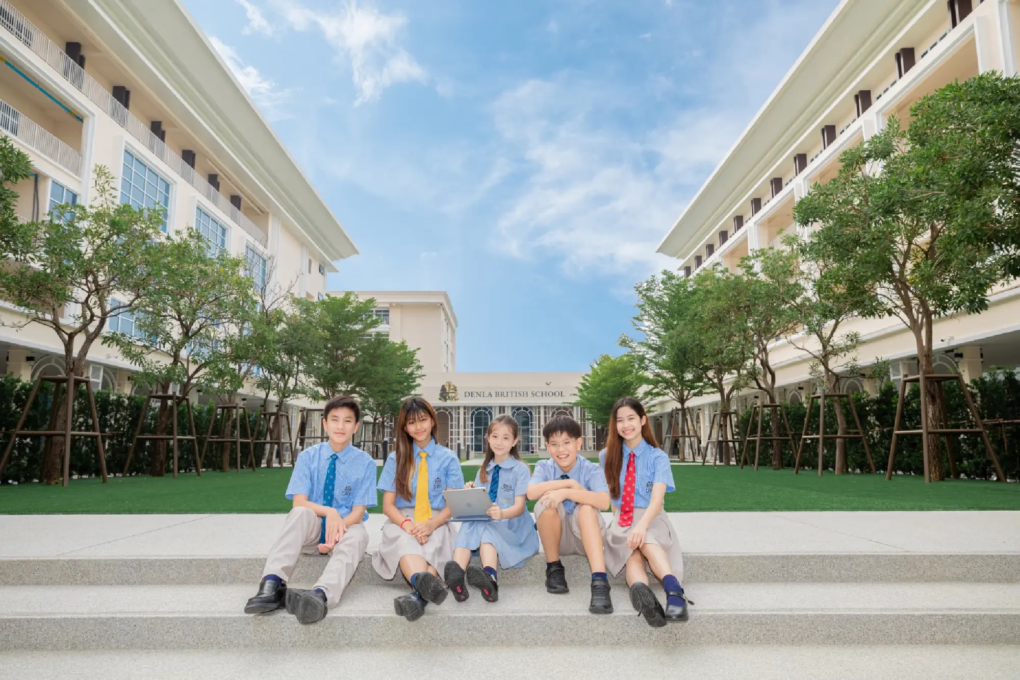 DBS launches new buildings and world-class auditorium