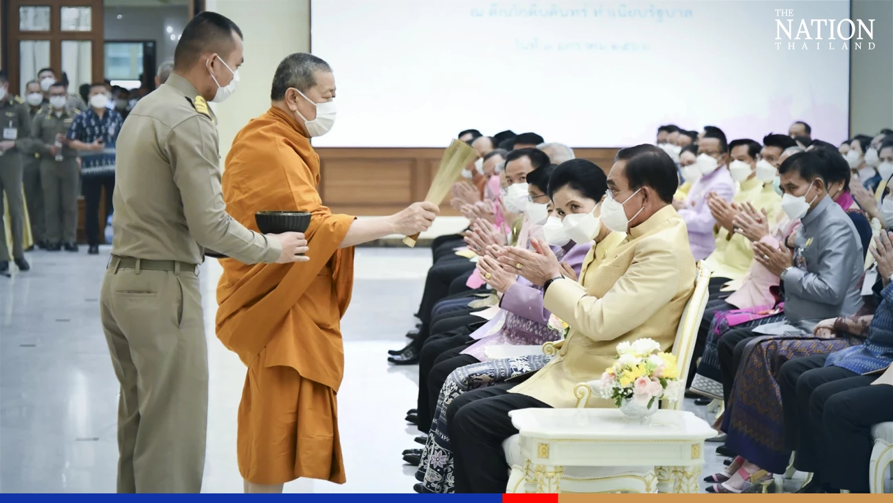 Prayut wishes for national peace as he starts 2023 with merit making