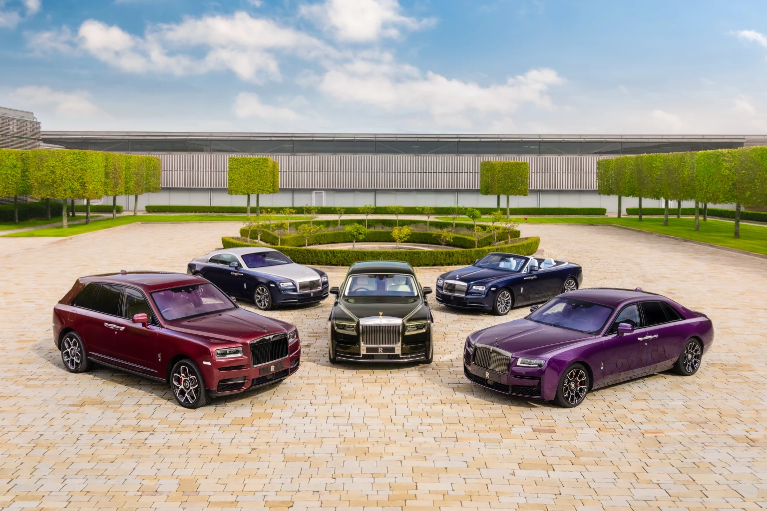 Historic sales record completes landmark year for Rolls-Royce cars
