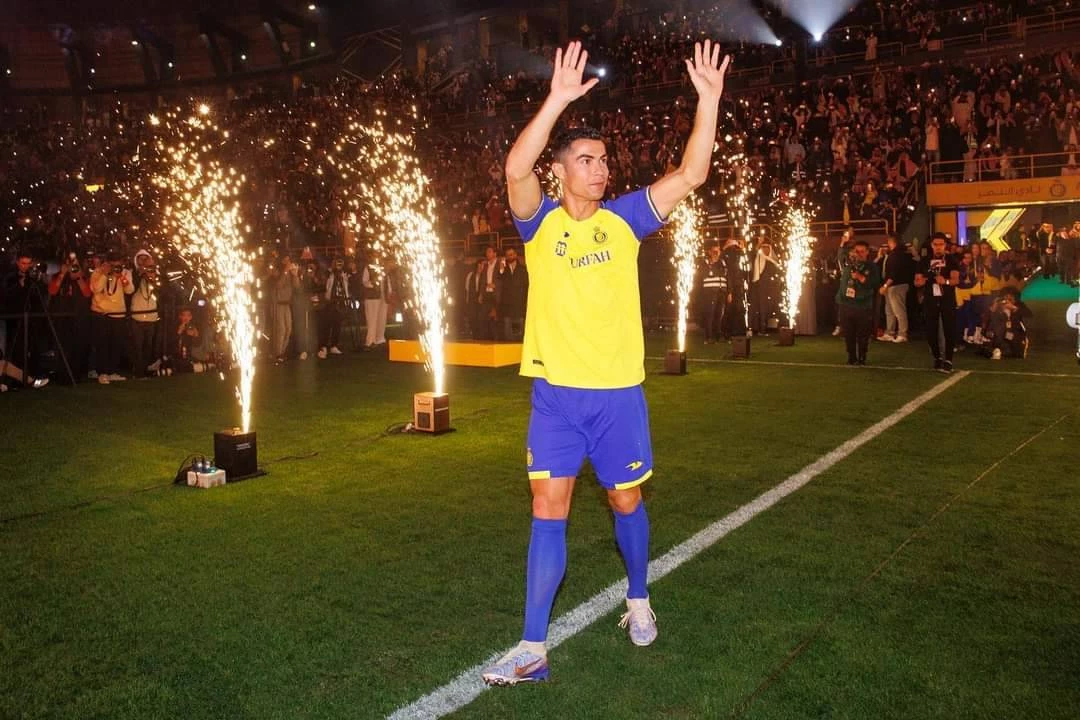 Ronaldo receives rapturous welcome from Al Nassr fans