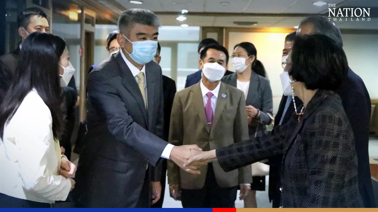 Pheu Thai meet Chinese trade delegation to build bilateral ties ahead of polls