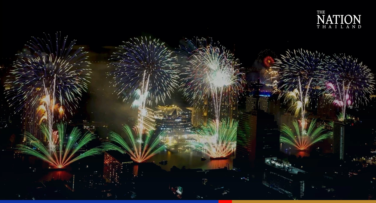 Bangkok welcomes 2023 with fantastic fireworks over the Chao Phraya