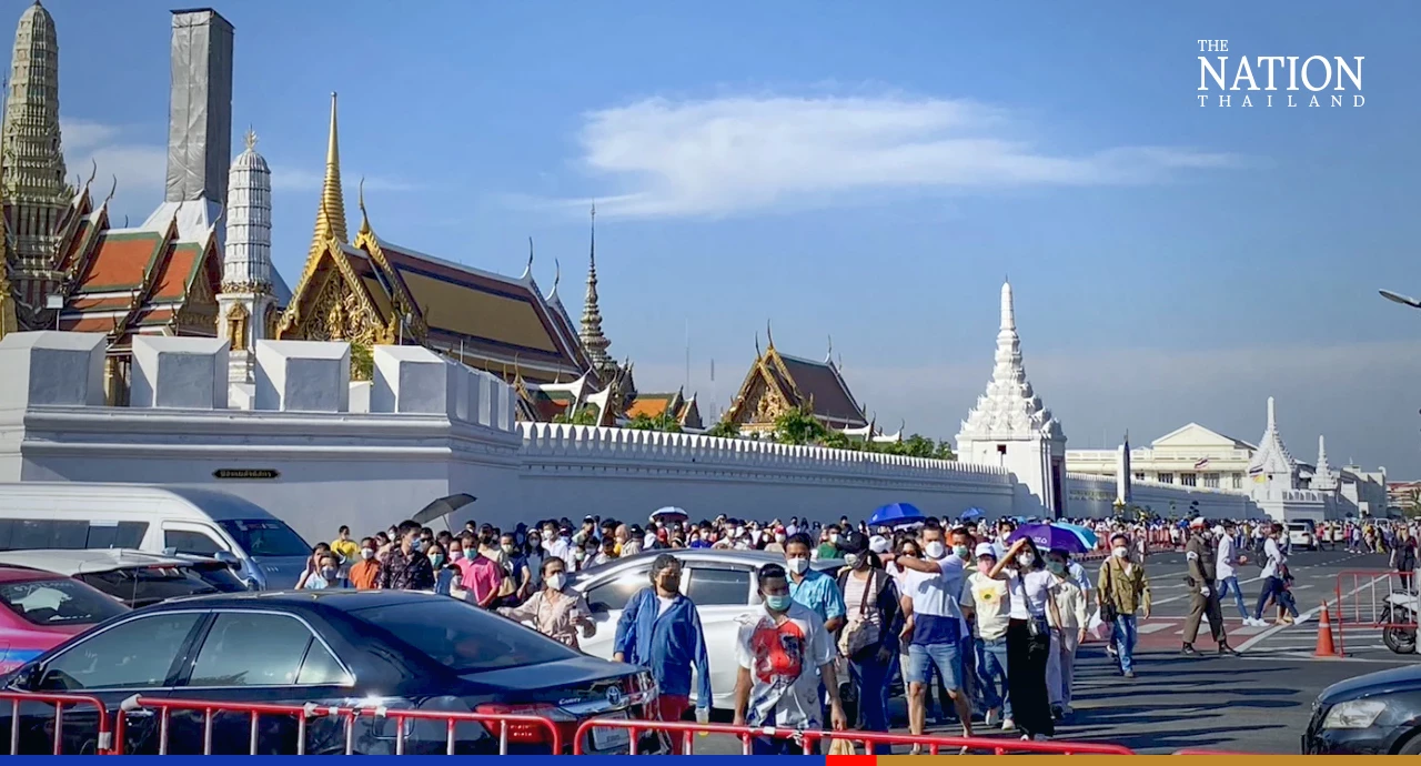 New Year draws faithful to shrines and temples