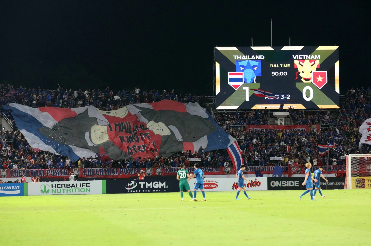 Thailand beat Vietnam 3-2 on aggregate to win their 7th AFF Championship title