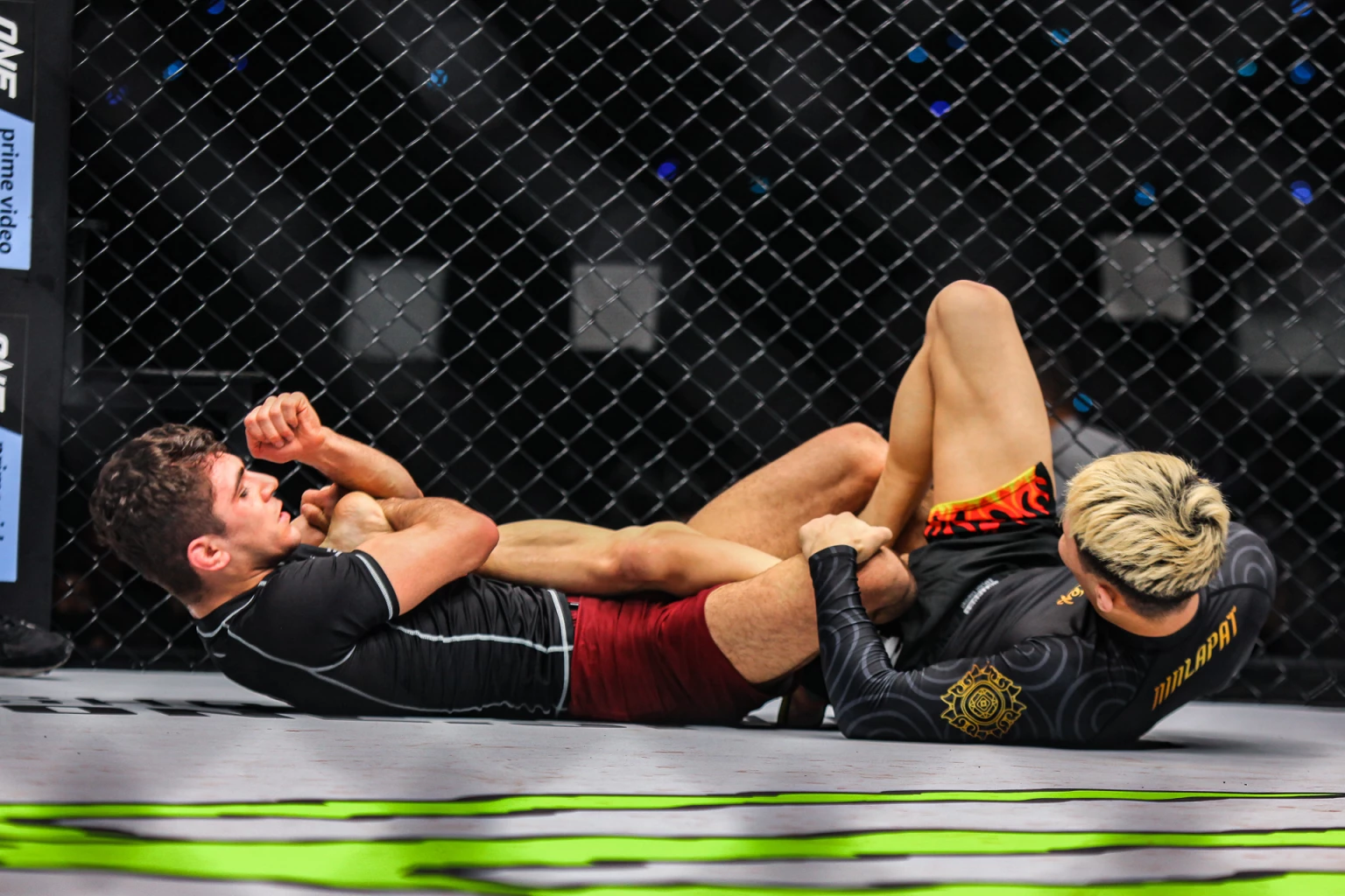 Chingiz Allazov knocks out Superbon Singha Mawynn to capture ONE Featherweight Kickboxing World Title