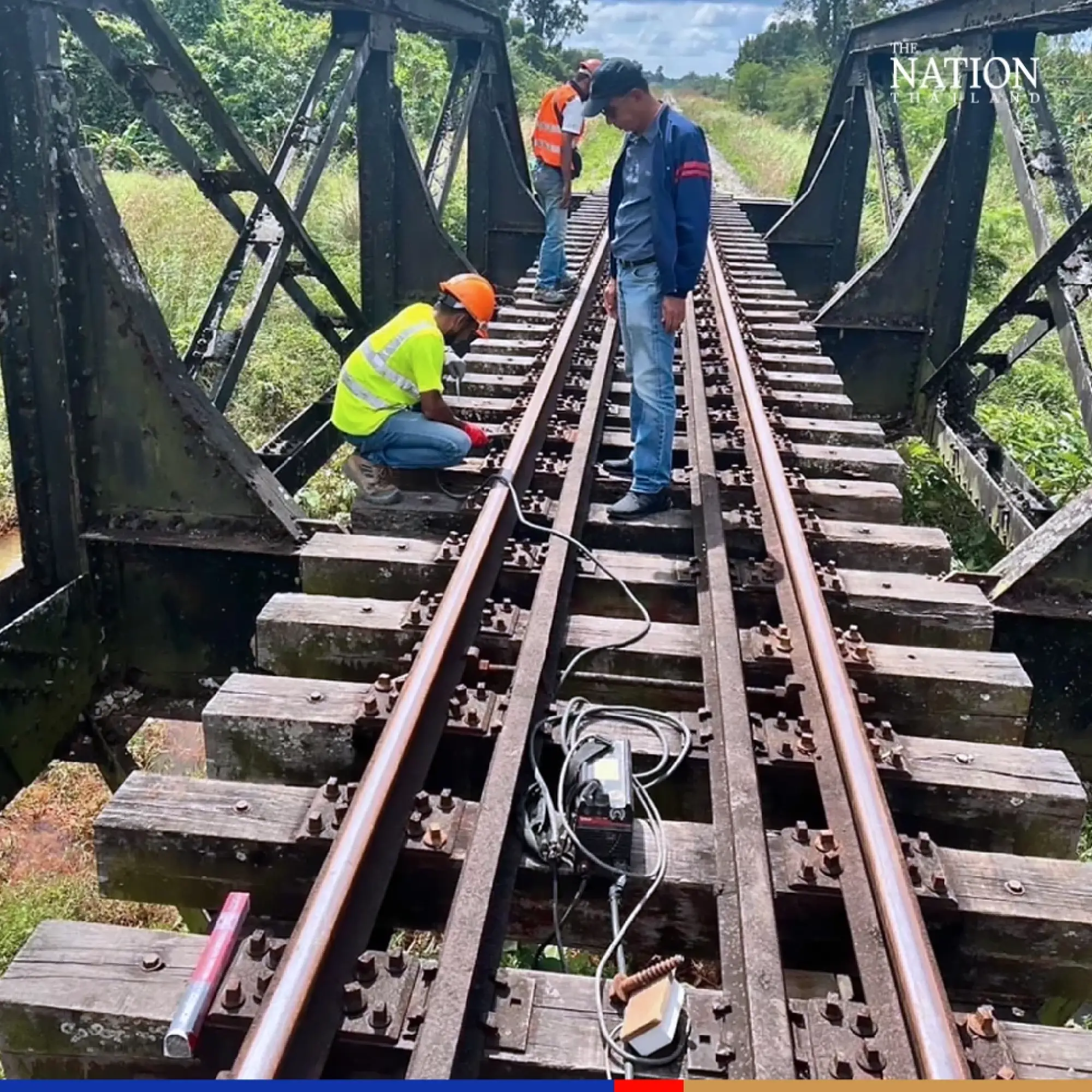 Train service briefly delayed in Songkhla after bolts stolen from tracks