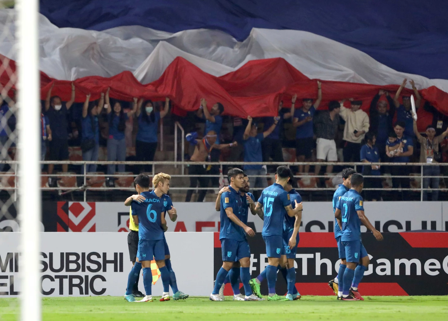 Thailand beat Vietnam 3-2 on aggregate to win their 7th AFF Championship title