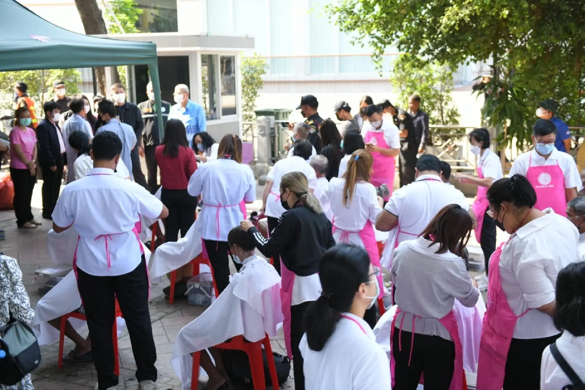 Bangkok deputy governor visits Drop In points in bid to get to the root of homelessness