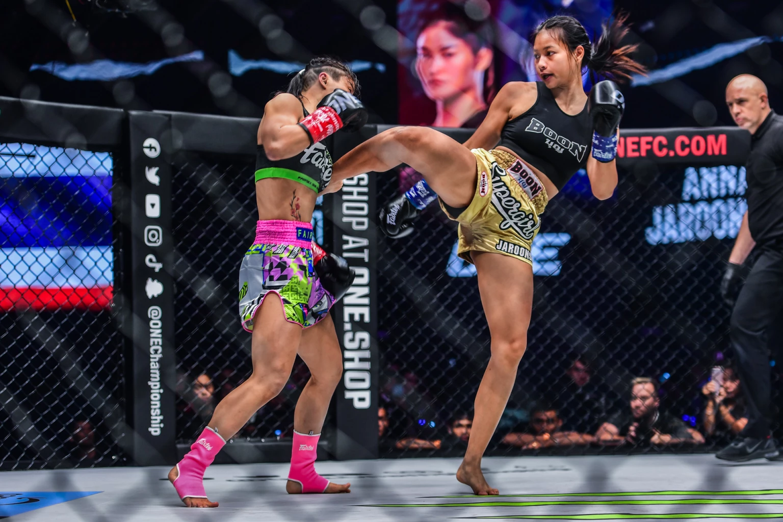 Chingiz Allazov knocks out Superbon Singha Mawynn to capture ONE Featherweight Kickboxing World Title