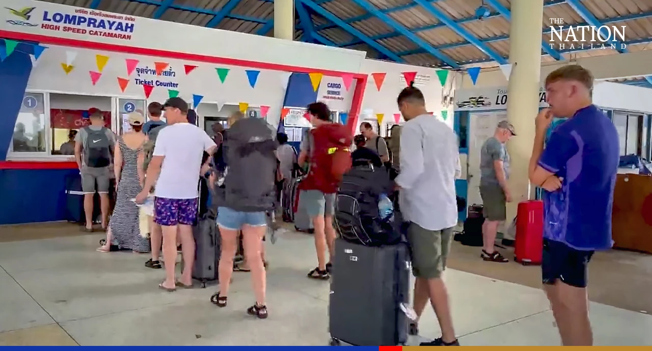 Speedboat queues build up ahead of Full Moon Party on Friday