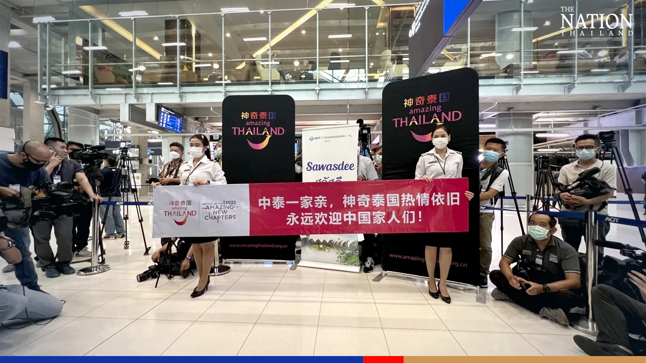 3 ministers welcome first Chinese group of tourists at Suvarnabhumi