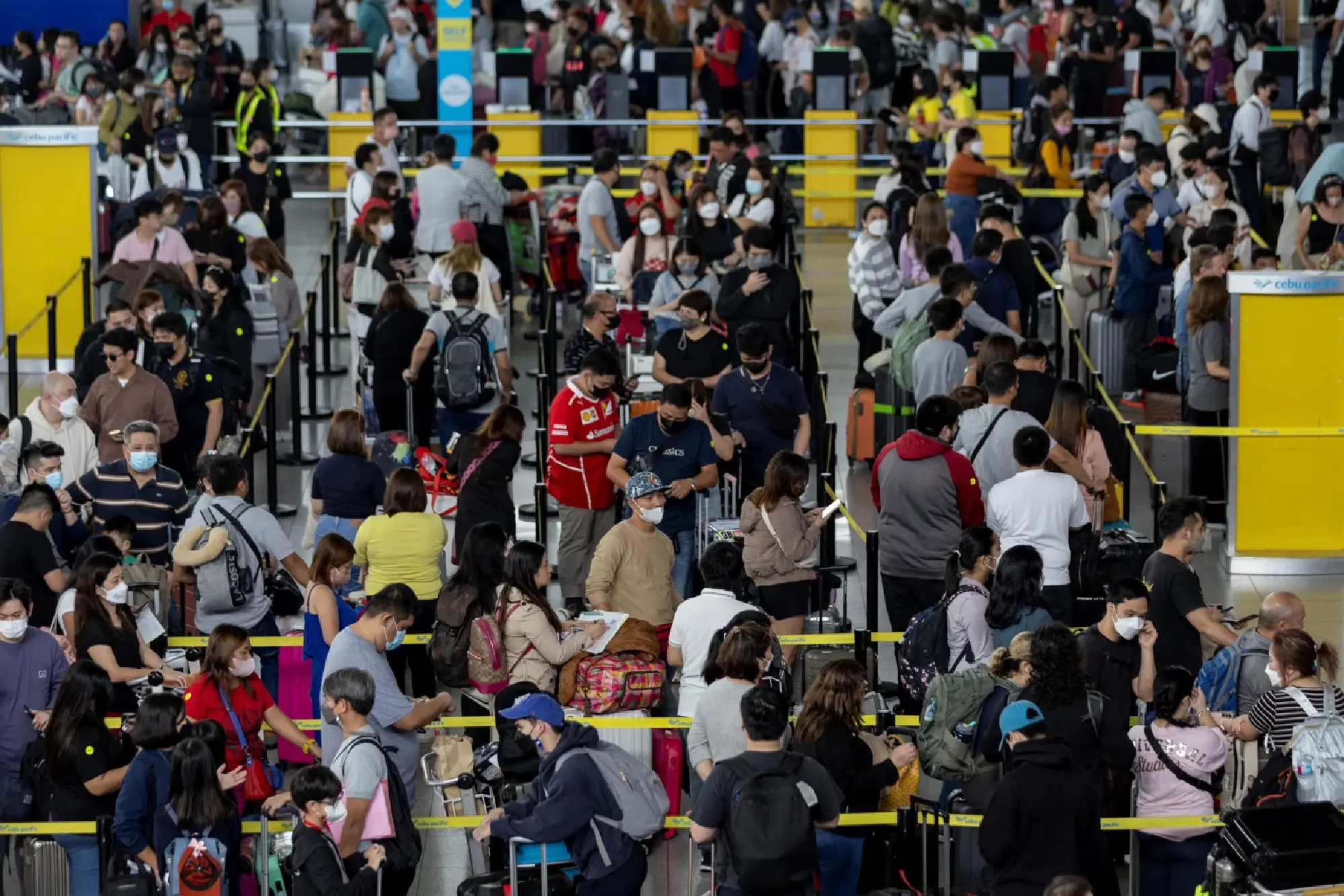 ‘No place to rest’ - Thousands stranded at Philippines airport after power outage
