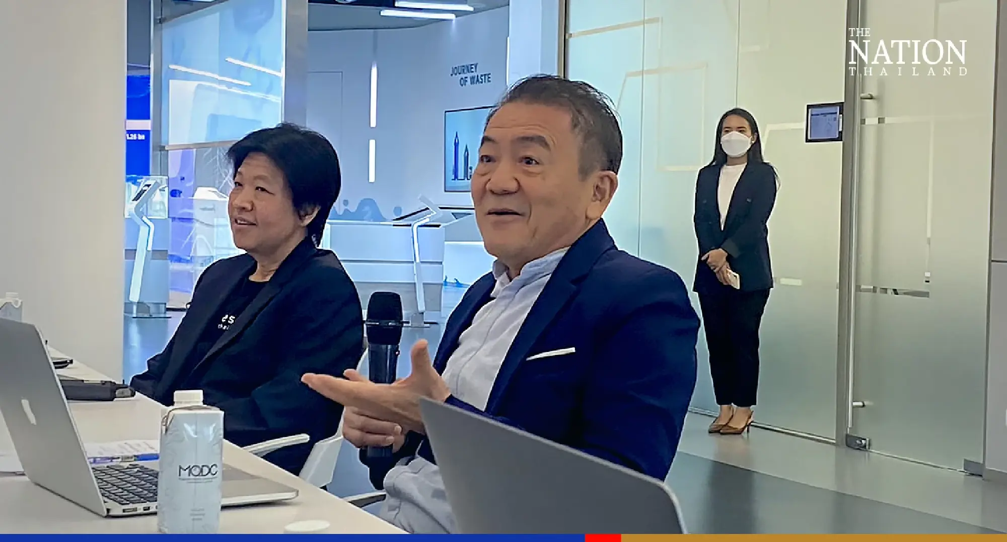 Thanaporn Thitisawat, President of Esri and Assoc Prof Seree Supraatid, FutureTales Lab’s adviser