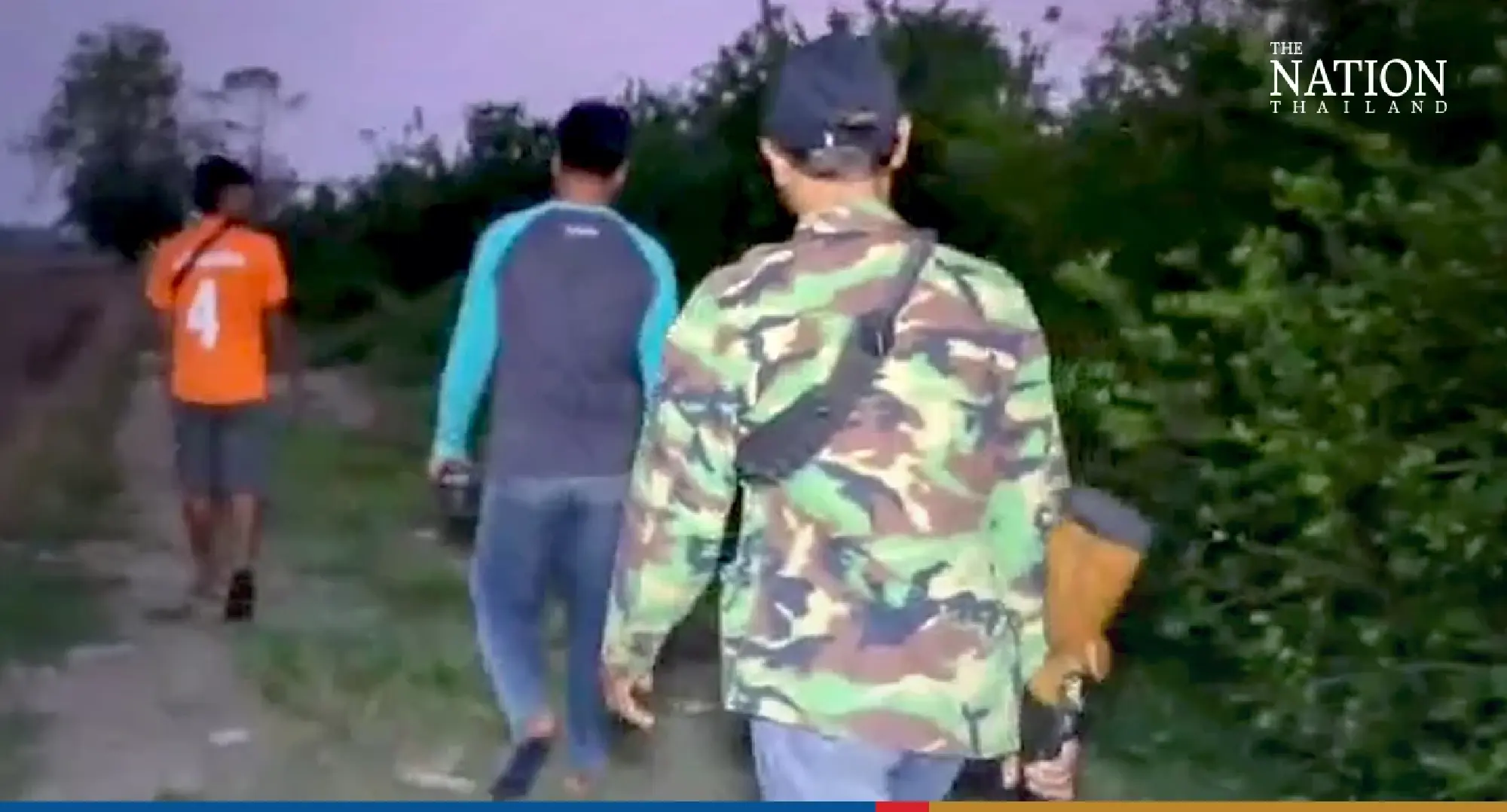 Lime-growers in Kamphaeng Phet form gun-toting squad to prevent theft