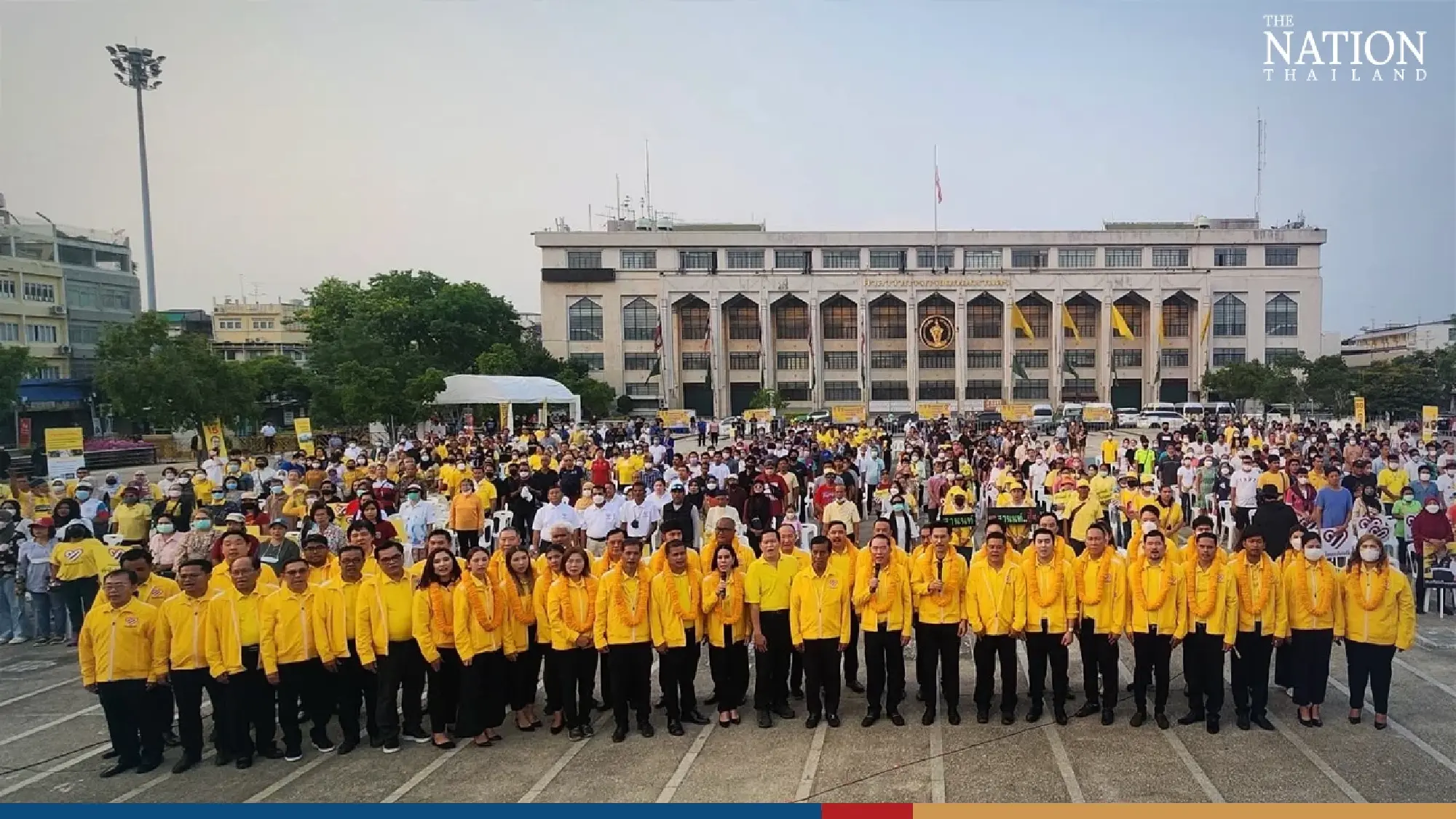 Thaksin, Yingluck will serve their jail terms, declares Thai Pakdee Party in vote rally