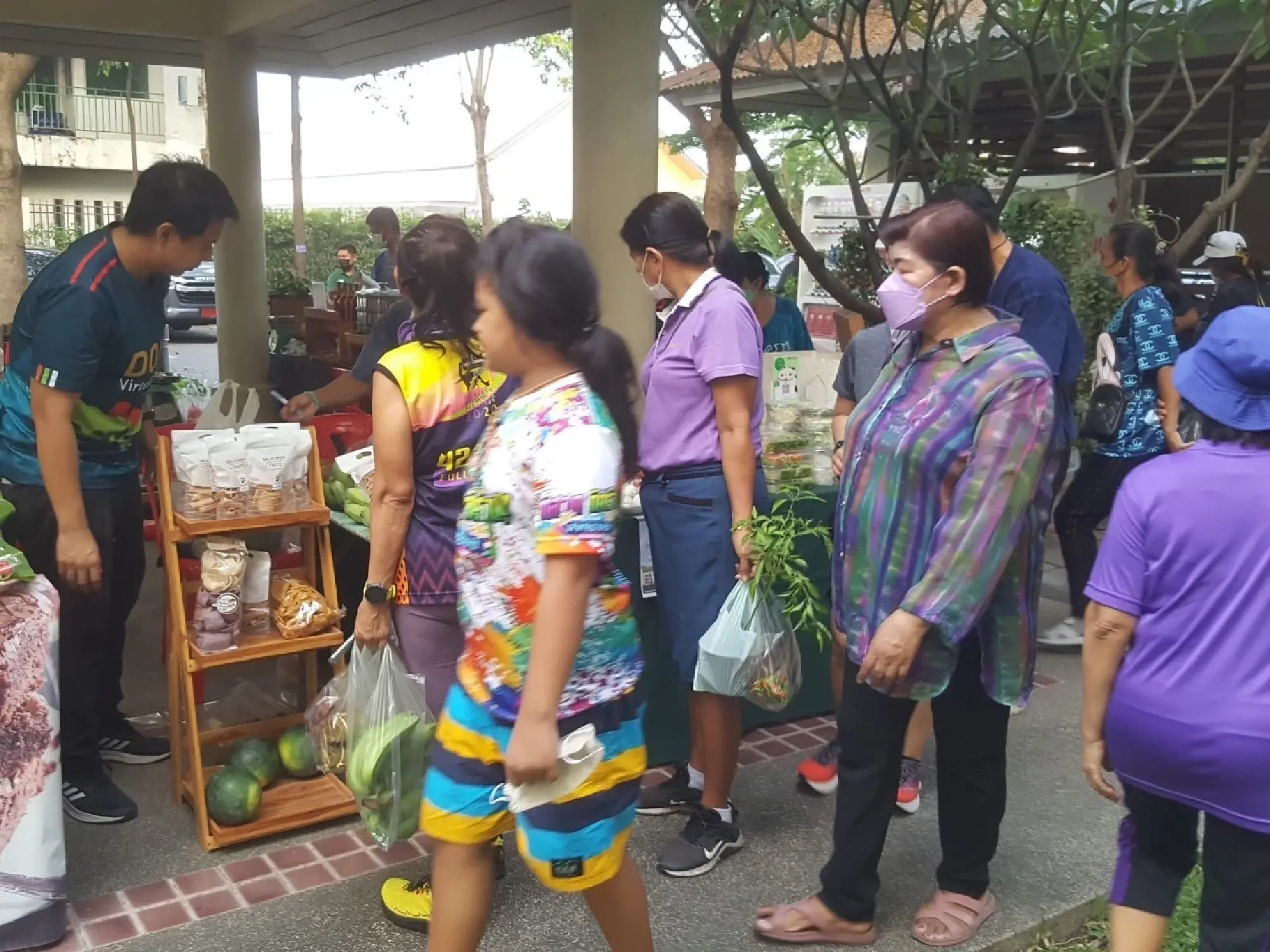 Bangkok holds its first Farmers’ Market in Lat Krabang park