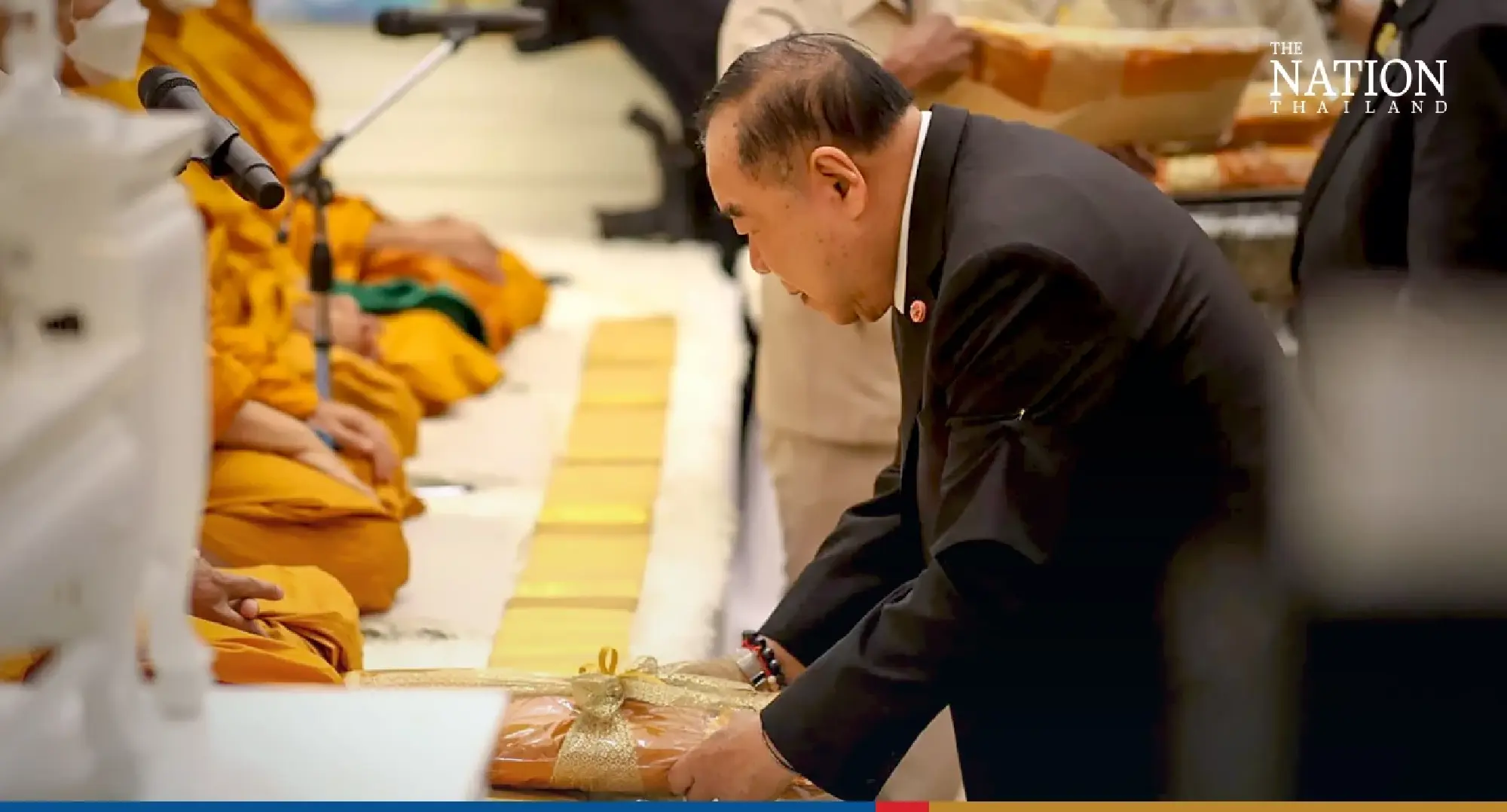 Prawit presides over Samut Prakan politician Chonsawat’s funeral