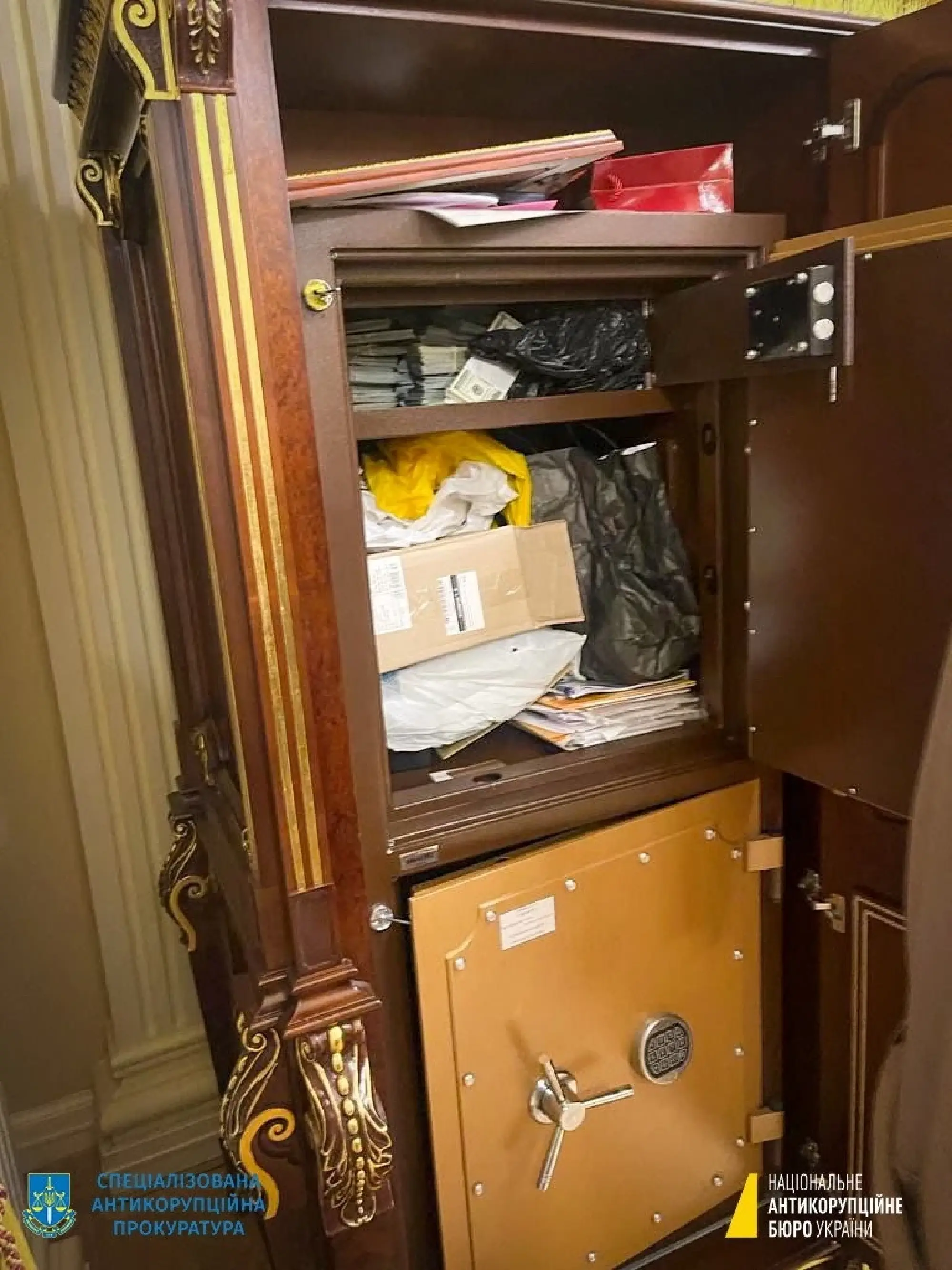 Ukraine detains Supreme Court chief in high-level corruption case