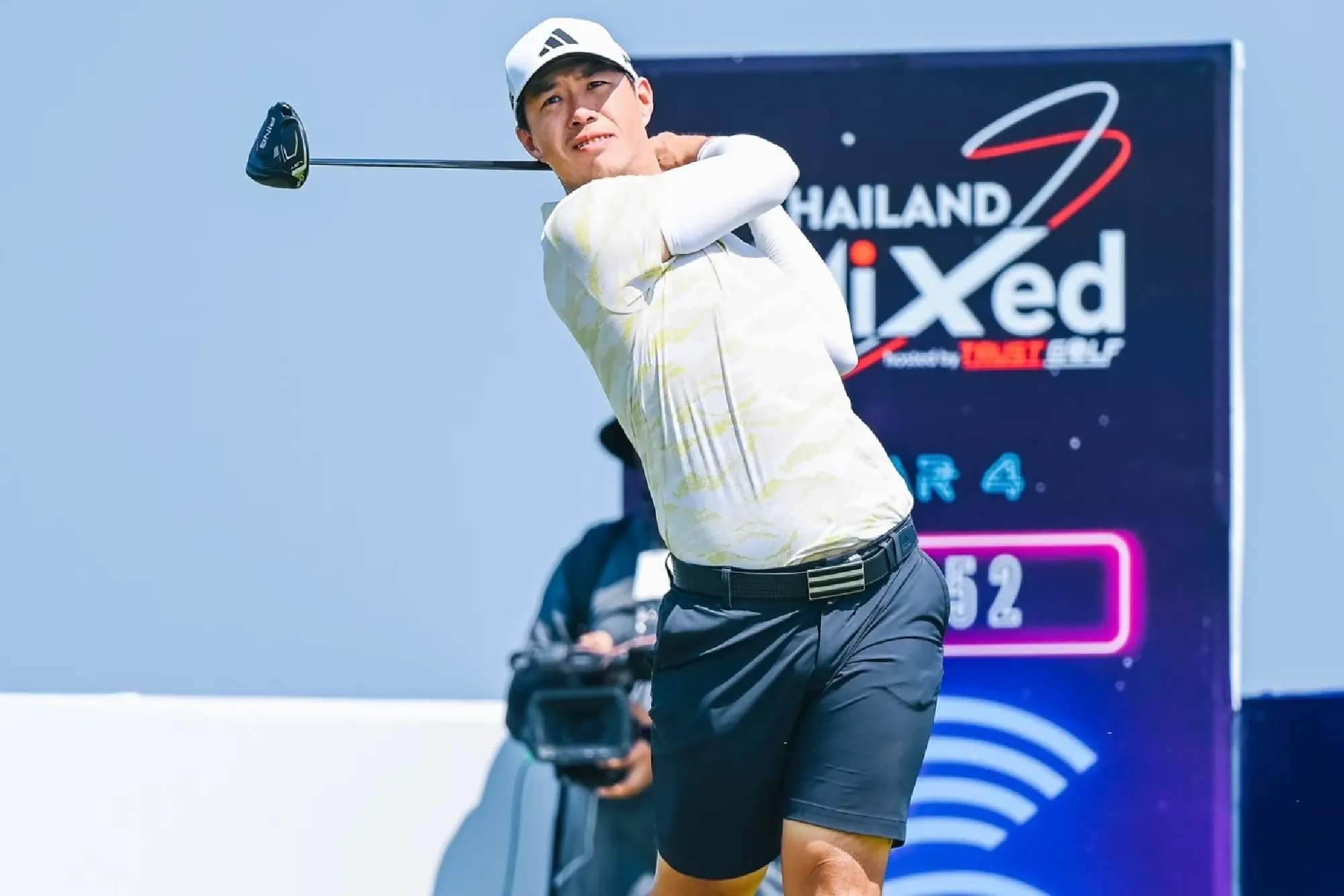 Jakraphan Secures Dominant Lead With Double Eagles at St. Andrews 2000