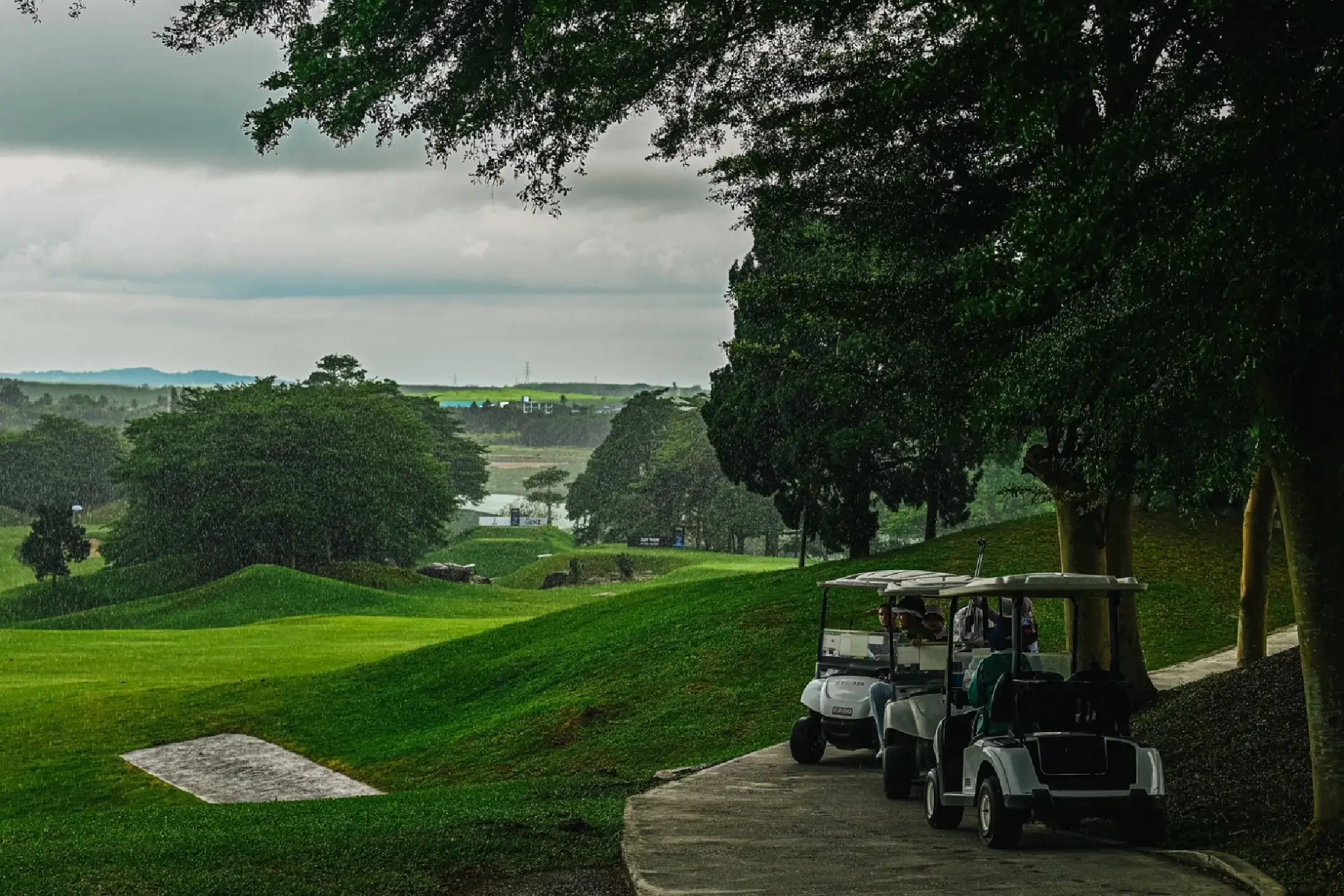 Aunchisa Sizzles with 2nd round 66 to Grab Clubhouse Lead in Rain-Hit Thailand Mixed