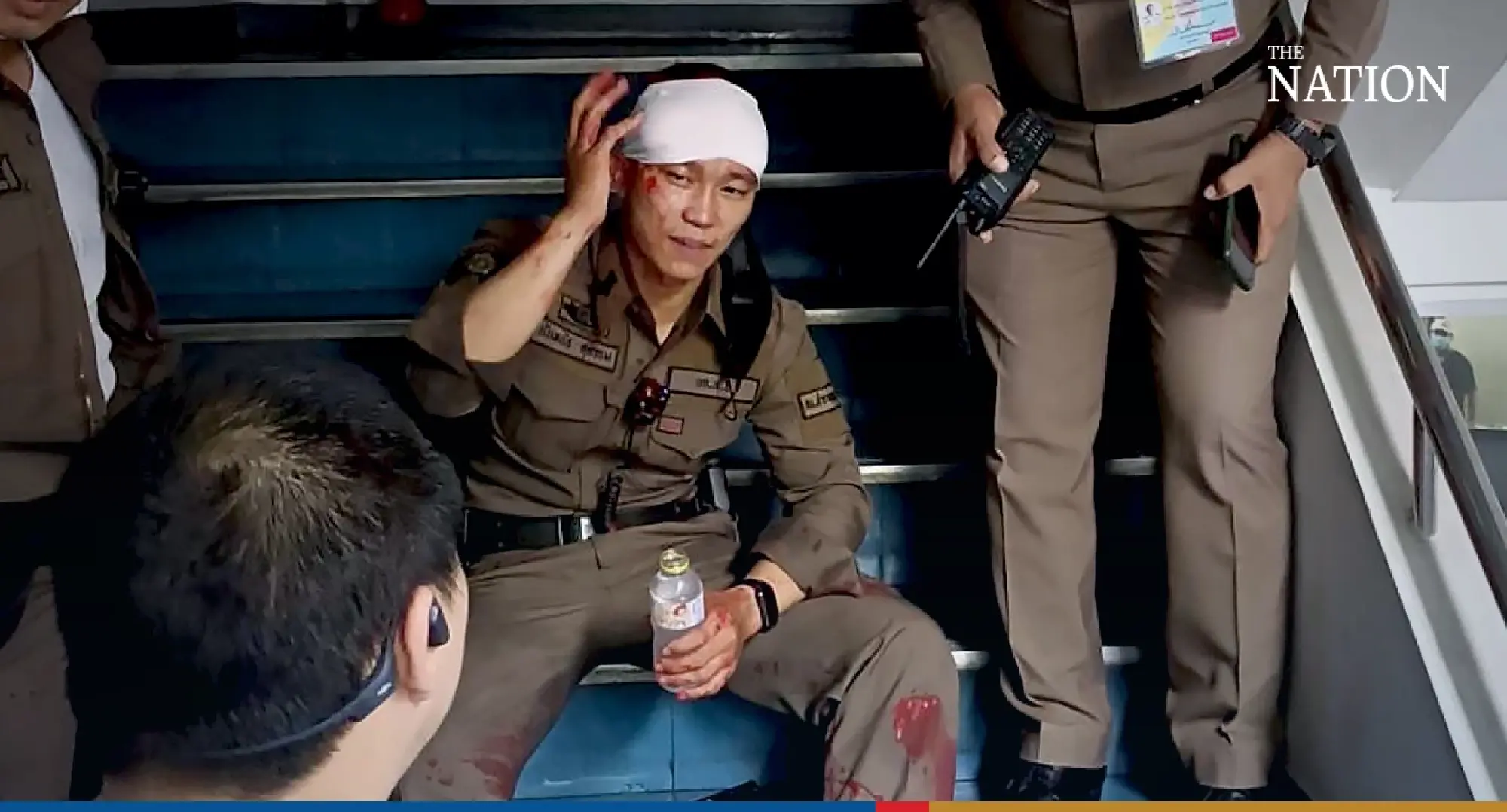 Nine protesters arrested in clash at Samran Rat police station