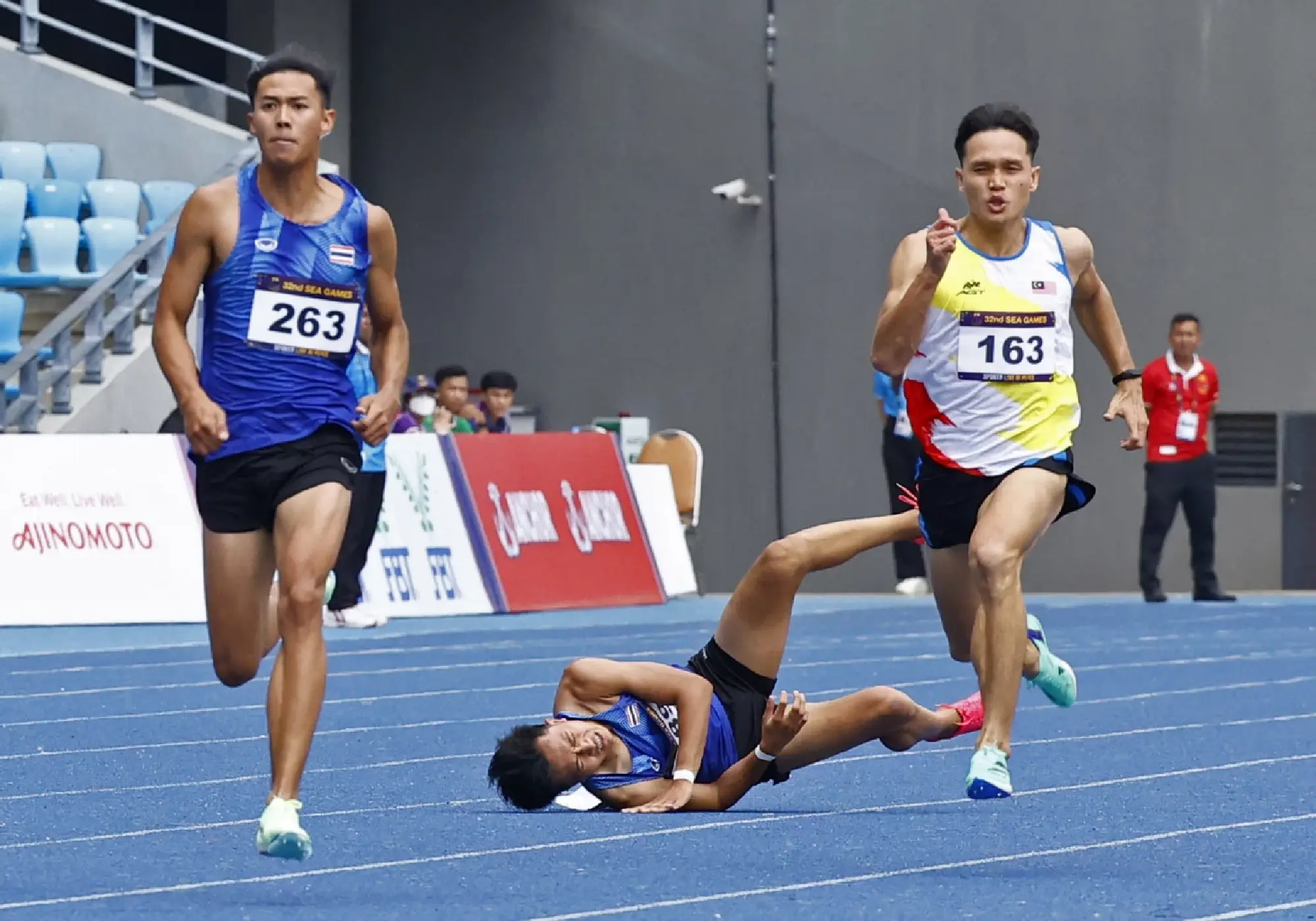 Thai wonder kid runner gets injured during 2023 SEA Games
