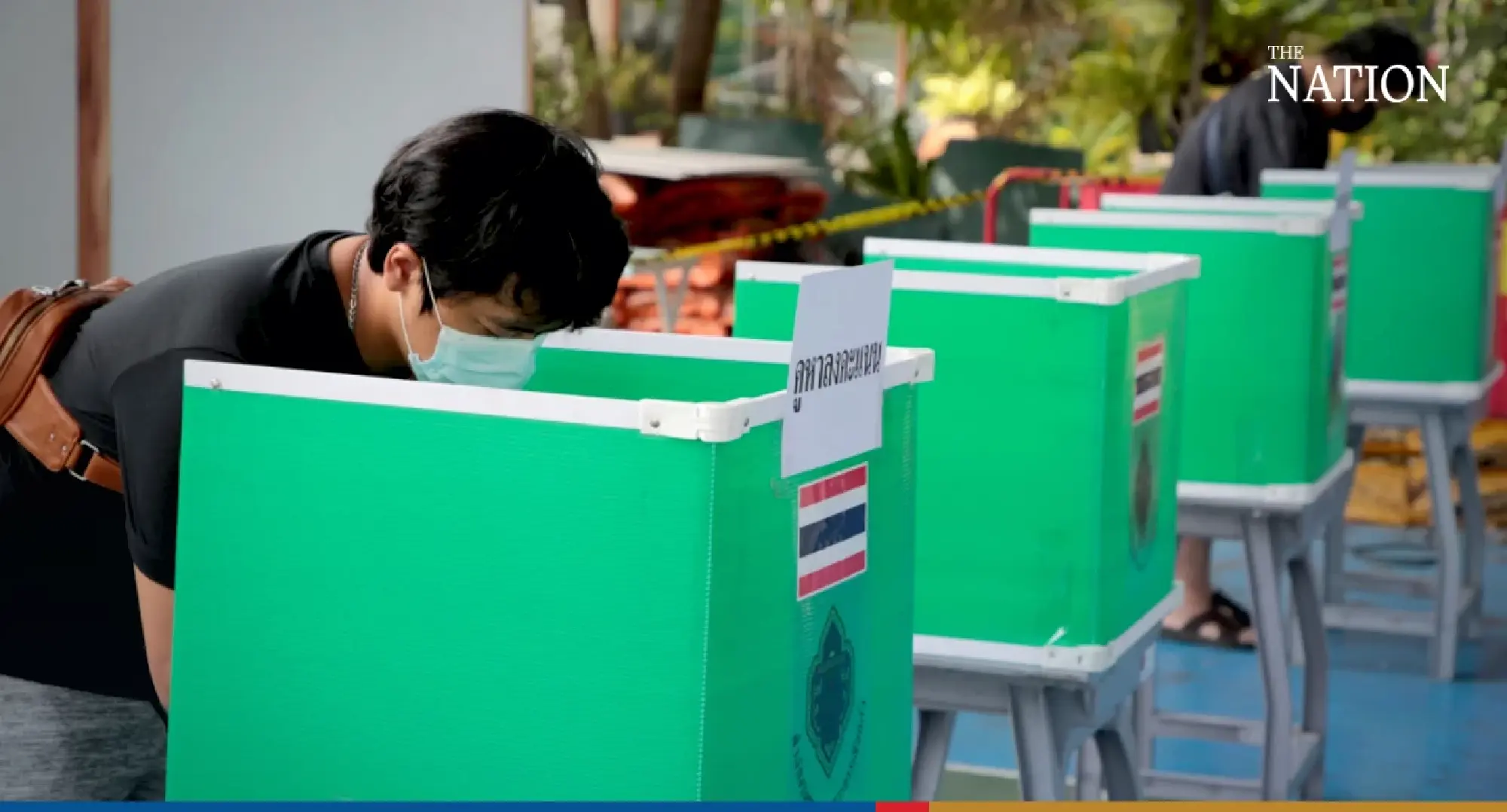 Advance voting suffers minor hiccups
