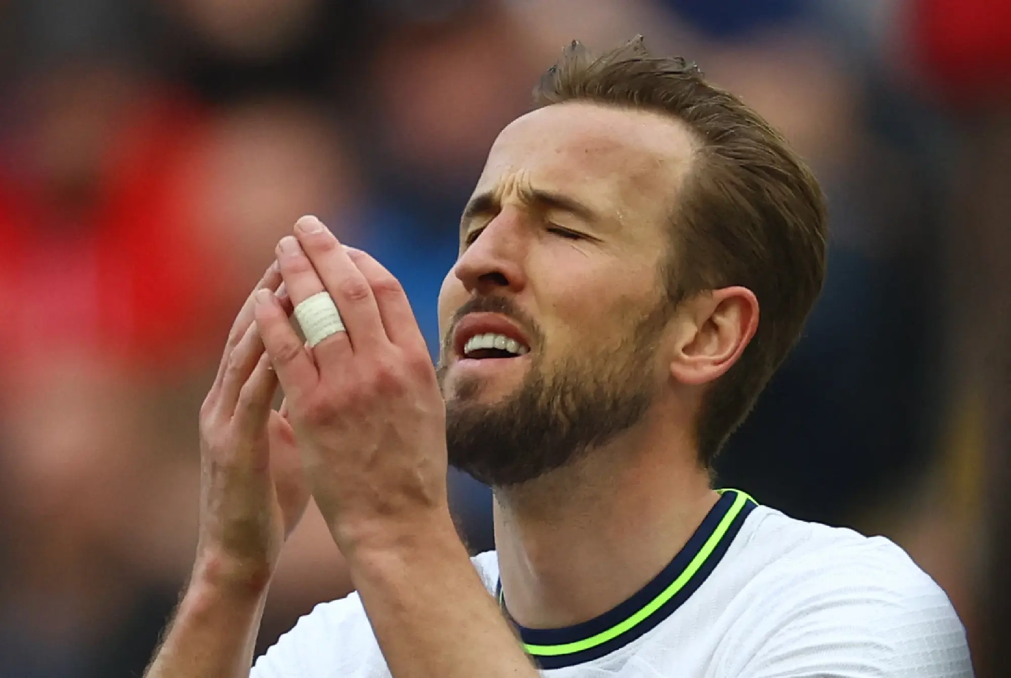 Tottenham Hotspur's Harry Kane reacts