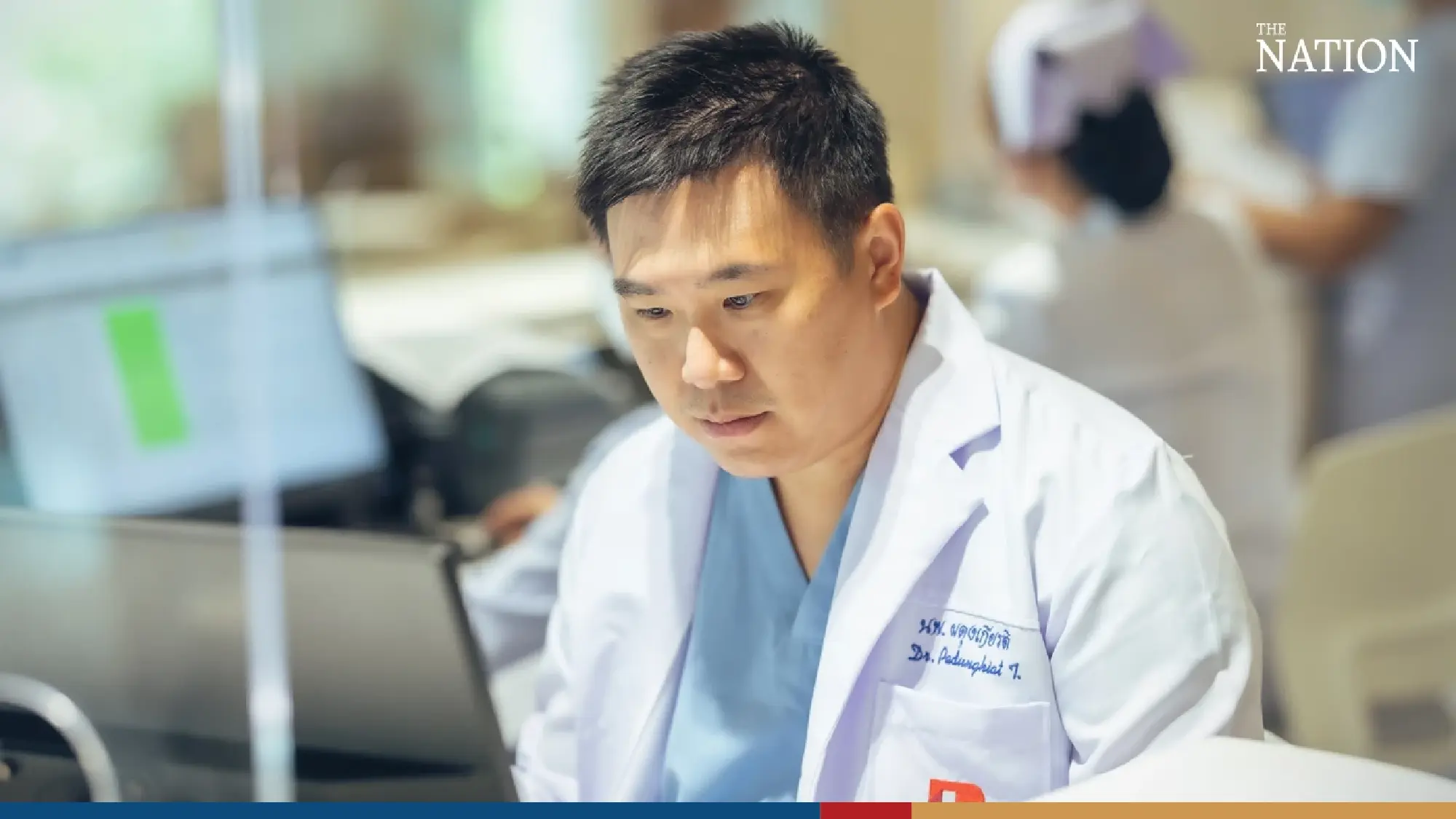 “Doctor Padungkiat and Assistant Professor Doctor Sira”, two surgeons who elevate treatment of lung diseases for Thai society