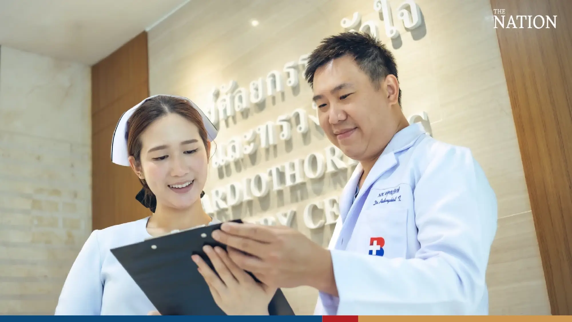 “Doctor Padungkiat and Assistant Professor Doctor Sira”, two surgeons who elevate treatment of lung diseases for Thai society