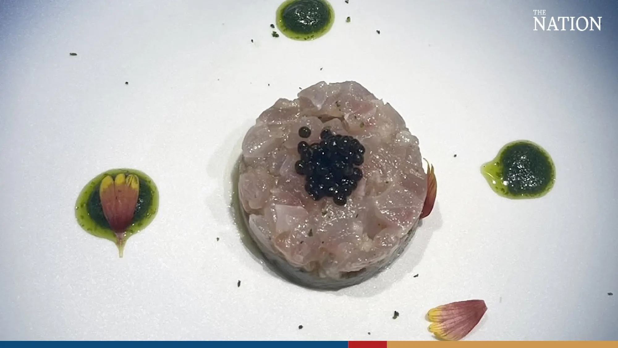 Isaki tartare and eggplant with a caviar and parsley sauce