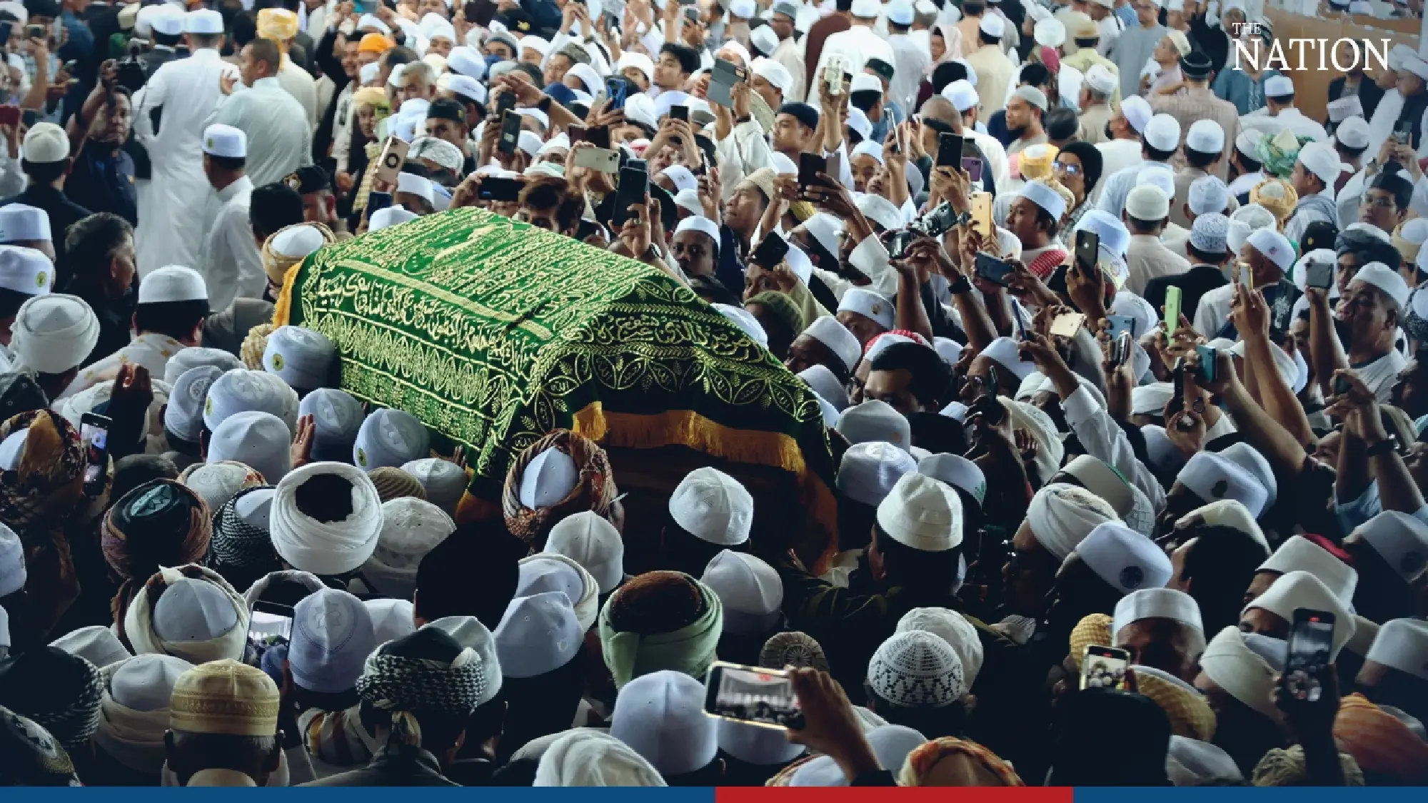 His Majesty grants burial soil for Thailand’s 18th Chula Rajamontri