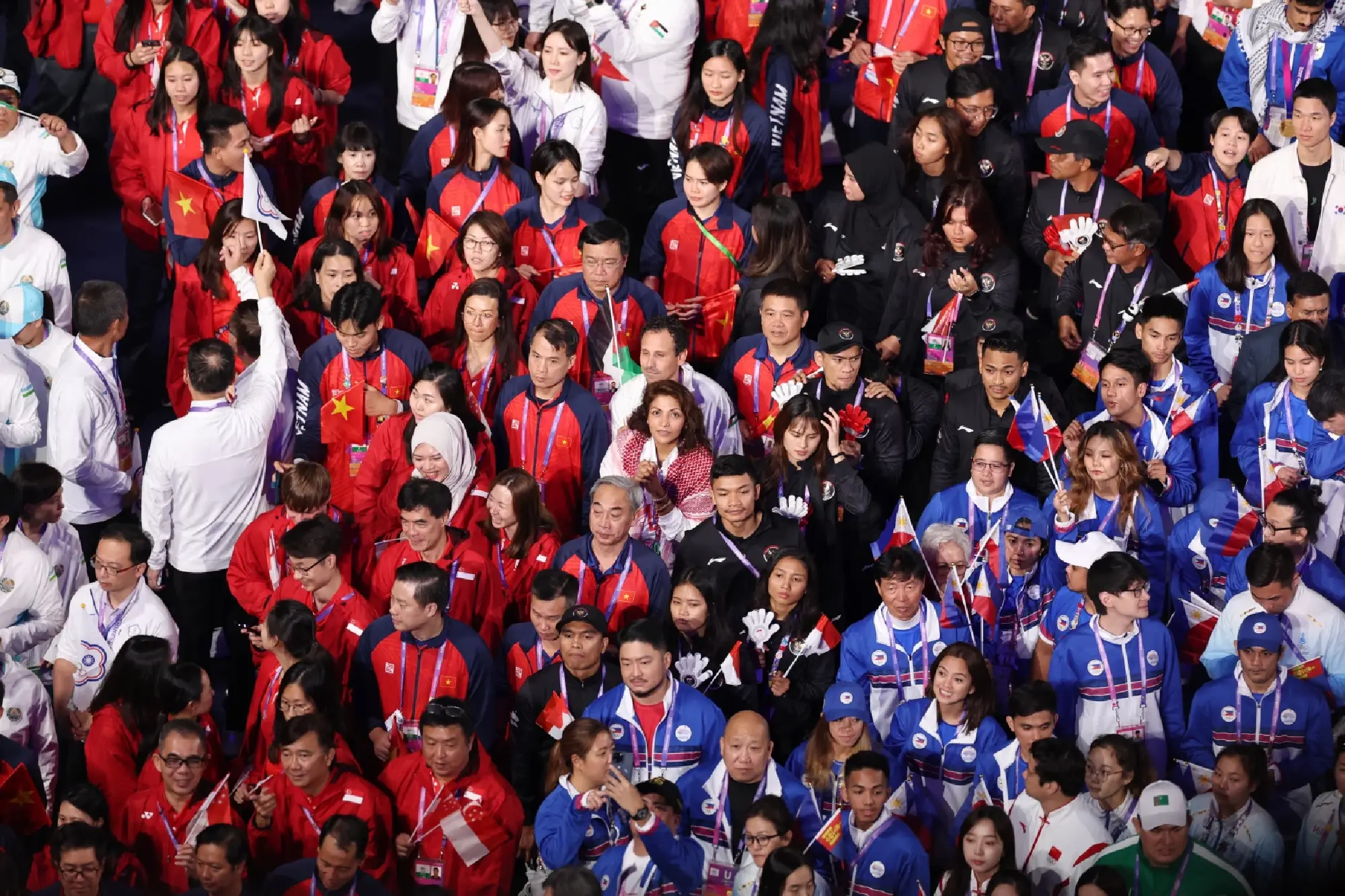 China's Premier Li, thousands of spectators, athletes close 19th Asiad