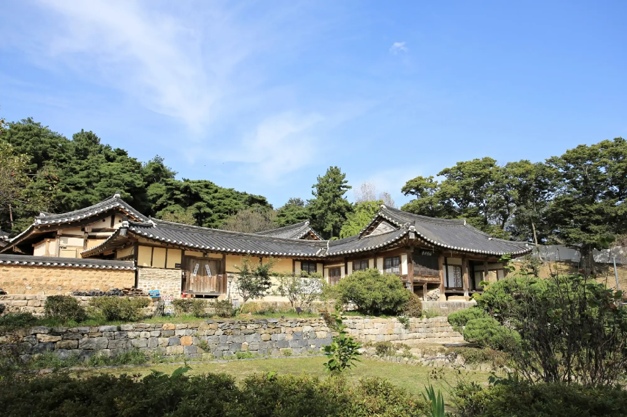 Myeongjae Gotaek, residence of Joseon scholar and educator Yunjeong (1629–1714) in Nonsan, South Chungcheong Province