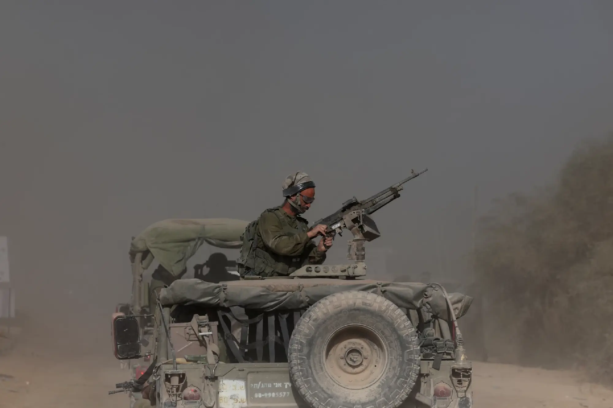 Israel-Hamas clash spurs Gaza exodus south