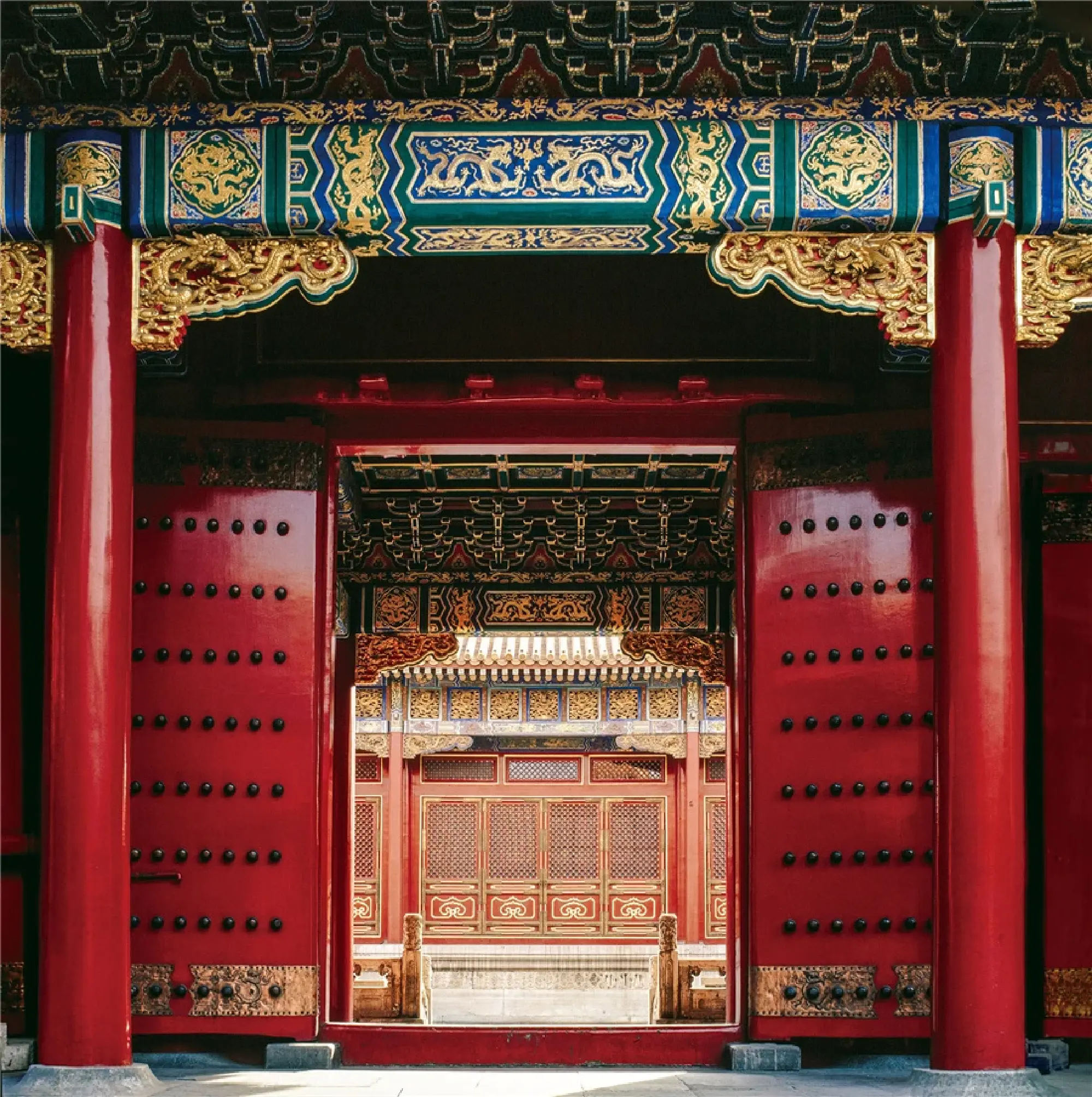 Photographer captures mystic Forbidden City