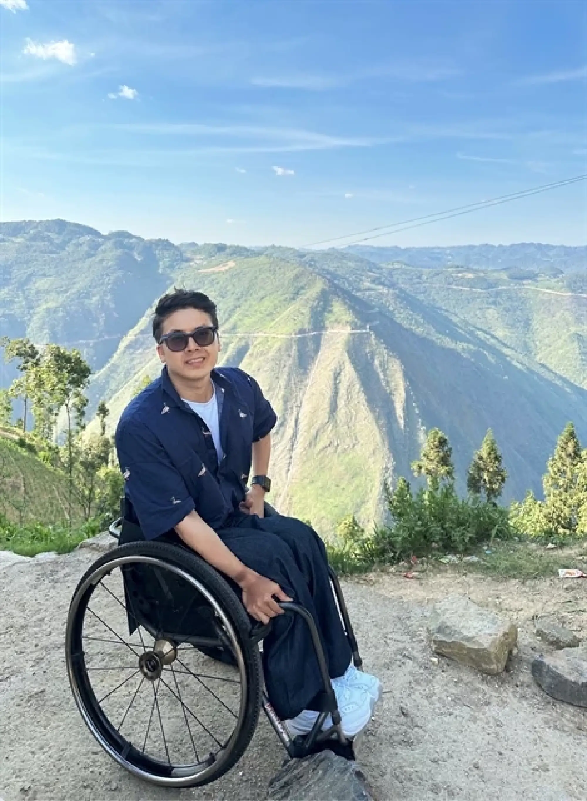 Phan Vu Minh at the northernmost point of Viet Nam – Lung Cu town in Dong Van District, Ha Giang.