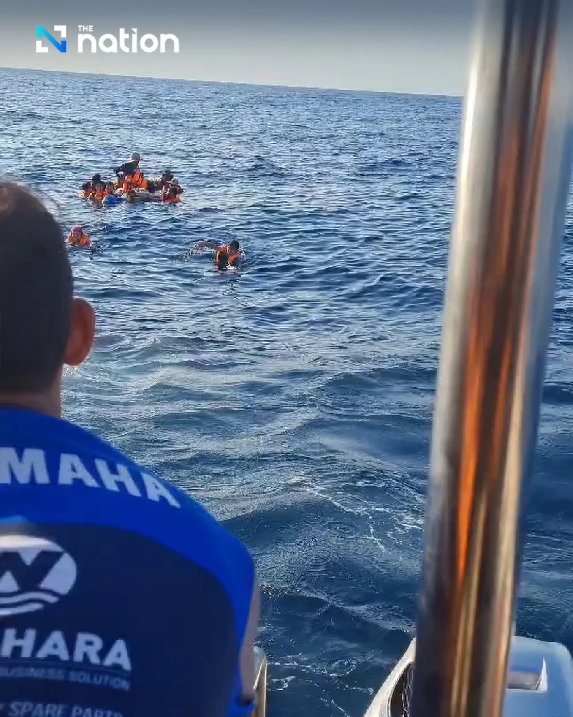 Local knowledge saves 15 sports anglers, crew after boat sinks off Trat