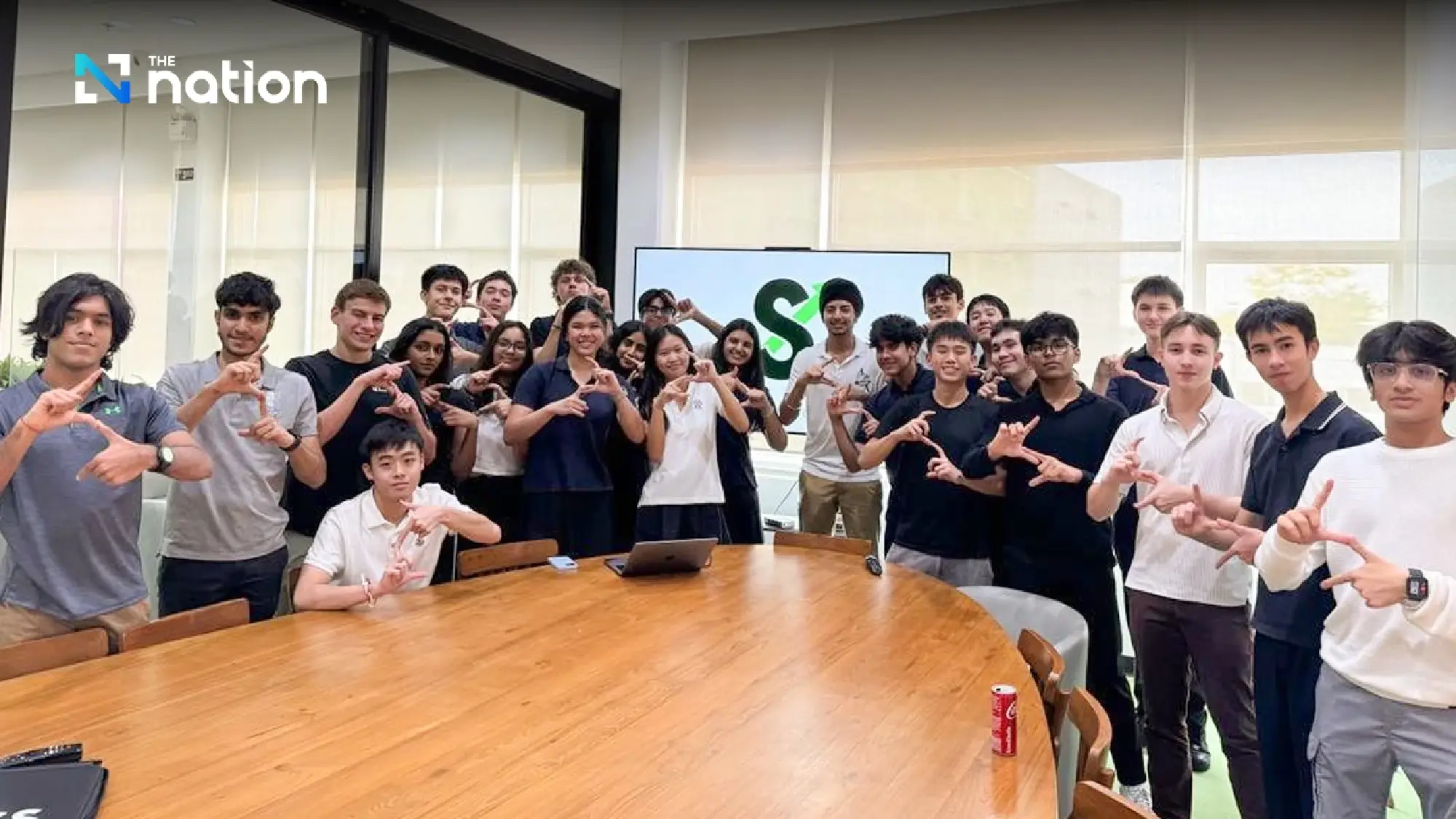 Thai teen takes on himself the responsibility of spreading financial literacy