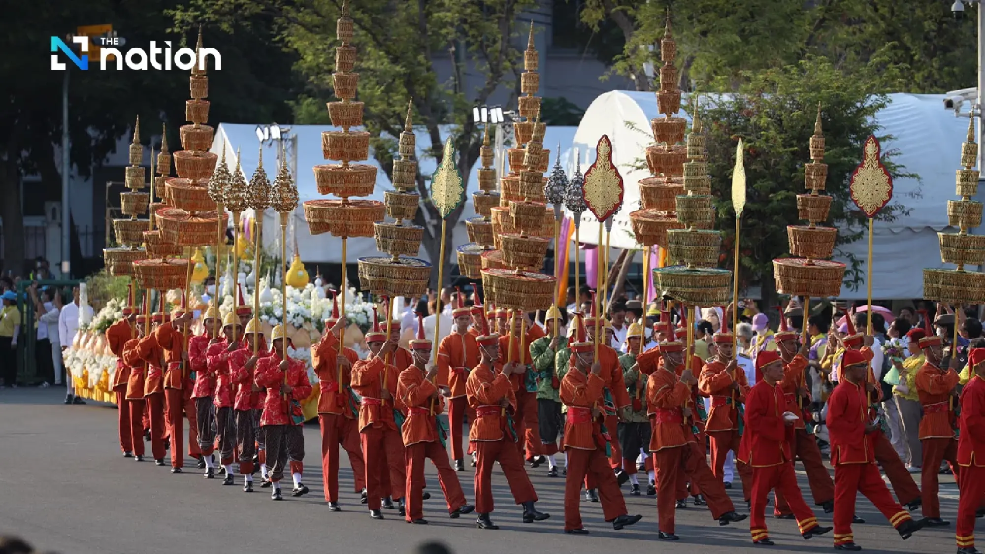 Supreme Patriarch enshrines relics of Buddha’s disciples at Sanam Luang