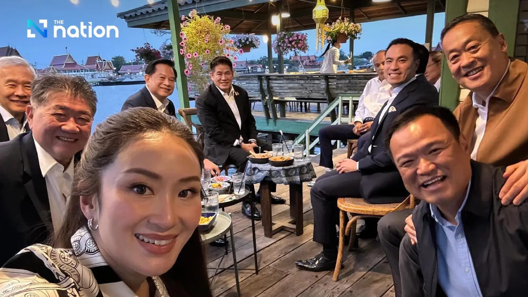 Government cosies up to press with football friendly