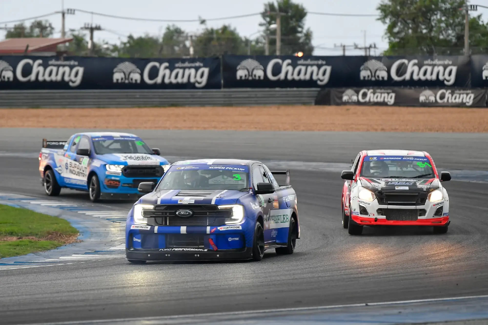 Sandy and Ford continue racing partnership into 2024